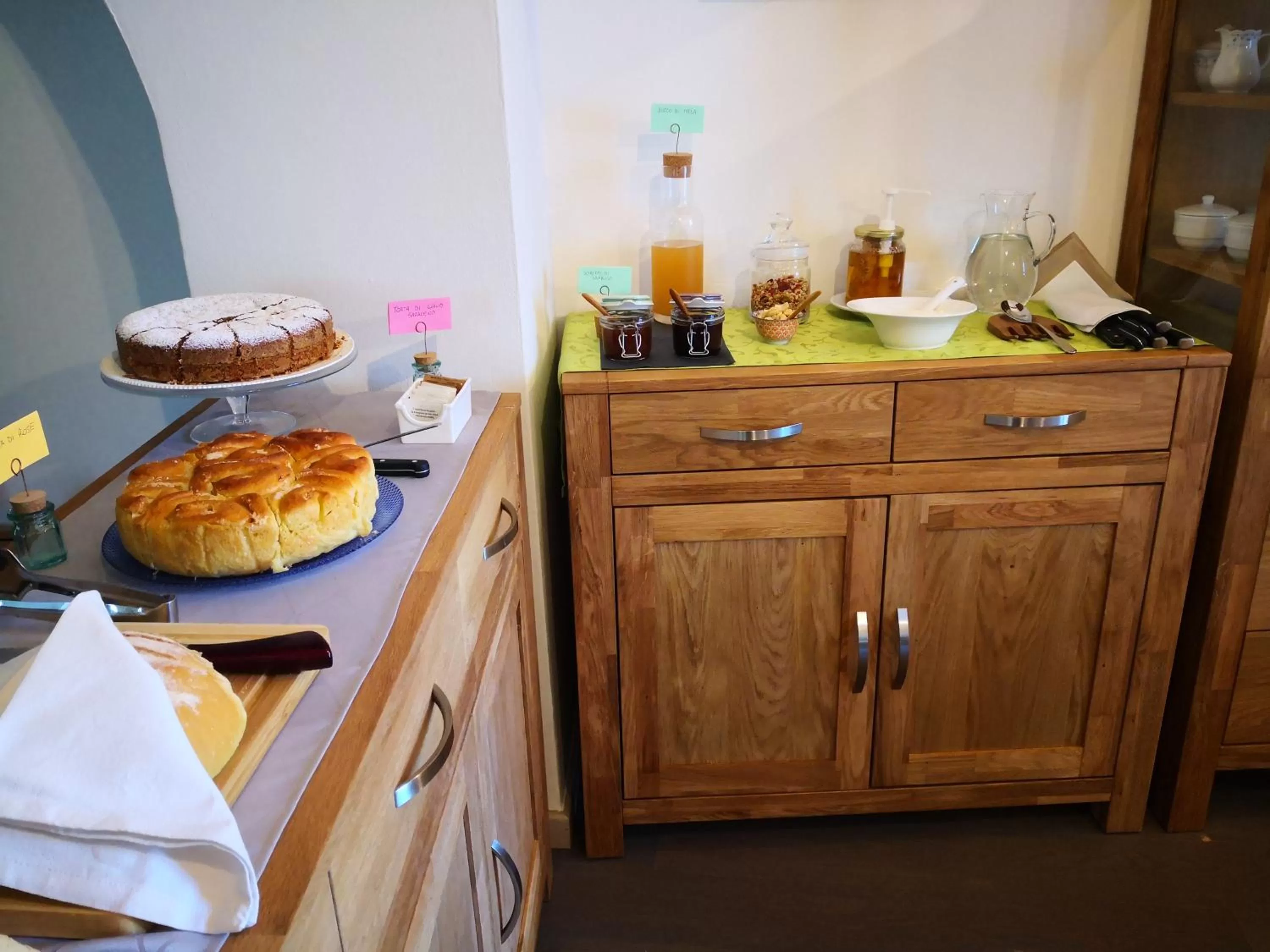 Buffet breakfast, Kitchen/Kitchenette in B&B BARISEI