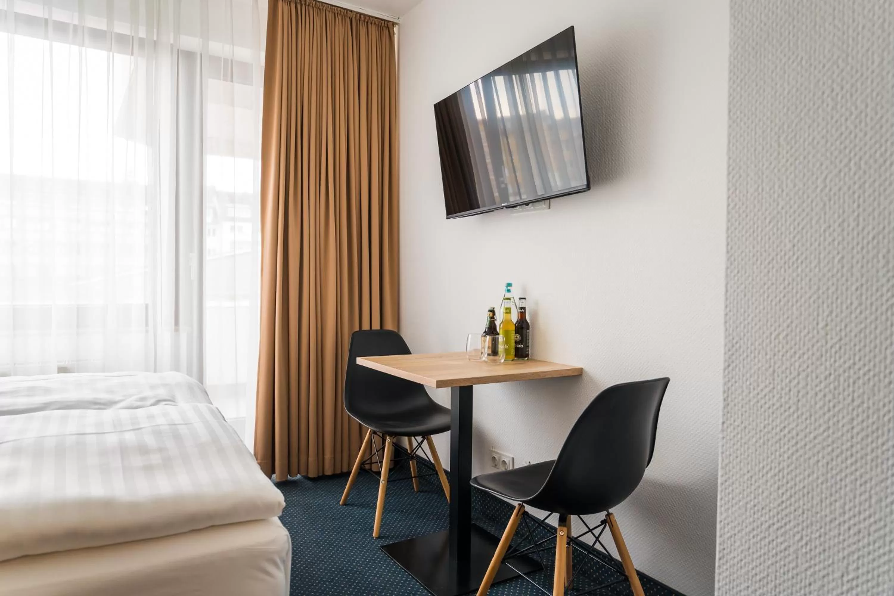 TV and multimedia, Bed in Apartments an der Kö