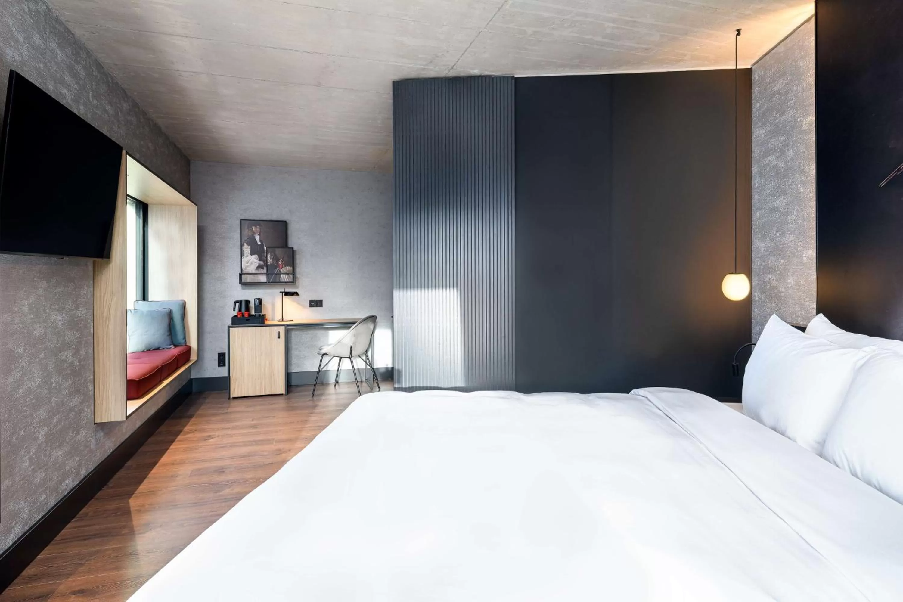 Photo of the whole room, Bed in Radisson RED Hotel, Vienna