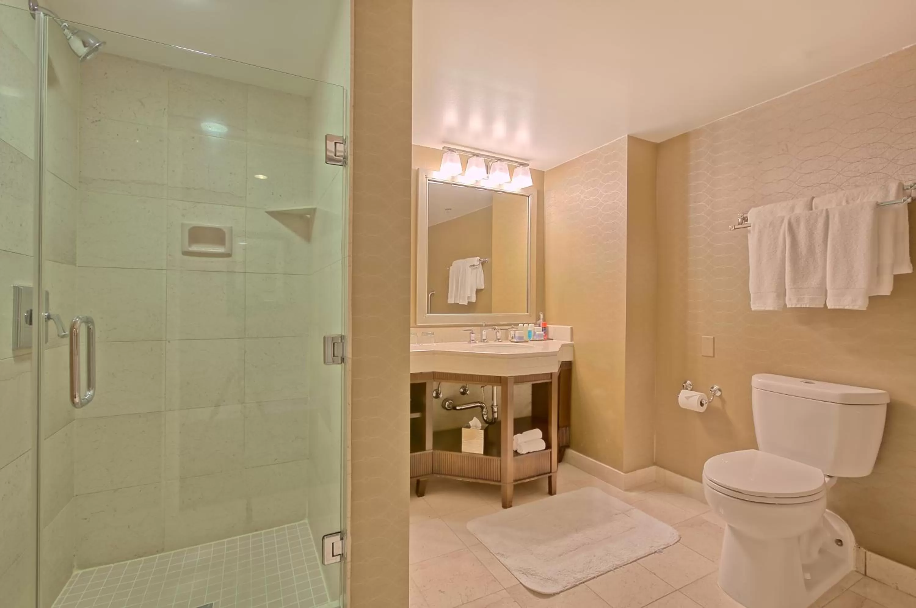 Premier King Room in Omni Los Angeles Hotel