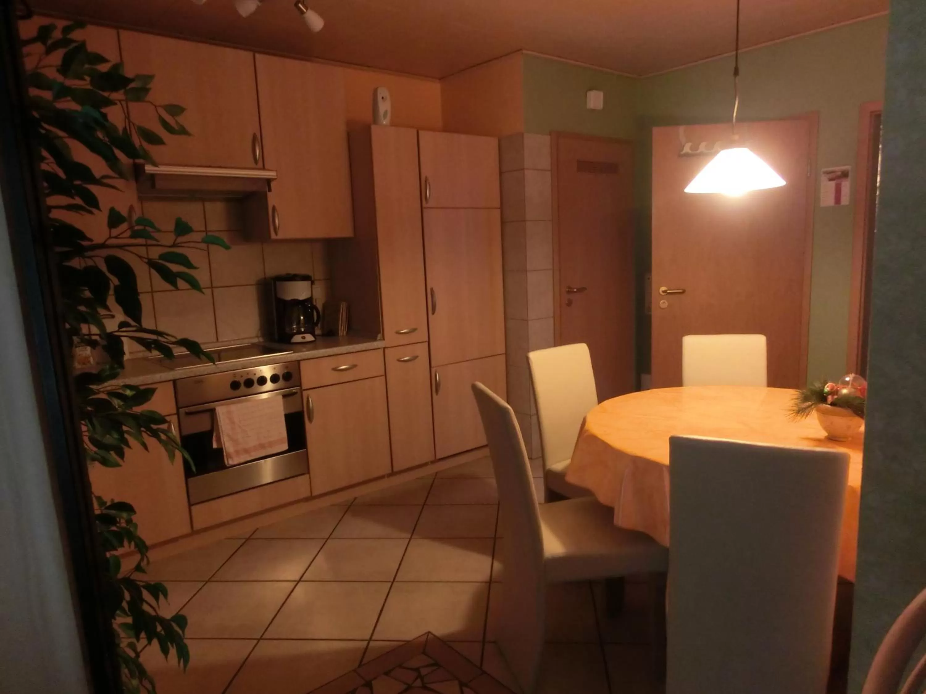 Kitchen or kitchenette, Dining Area in Ullas Gästehaus