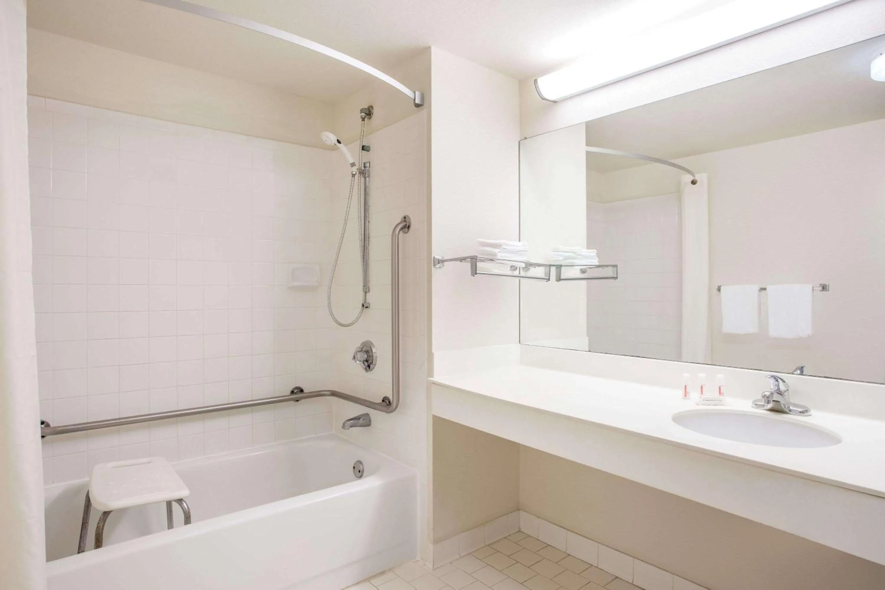 Bathroom in Super 8 by Wyndham Lavonia