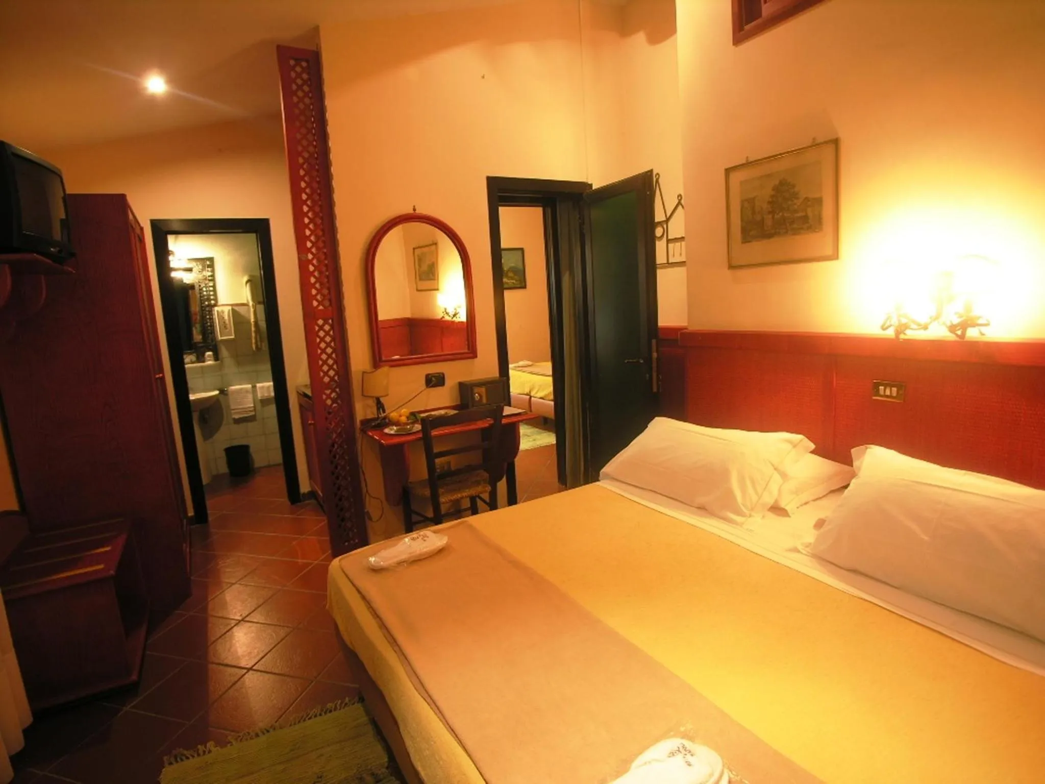 Photo of the whole room, Bed in Hotel Toledo