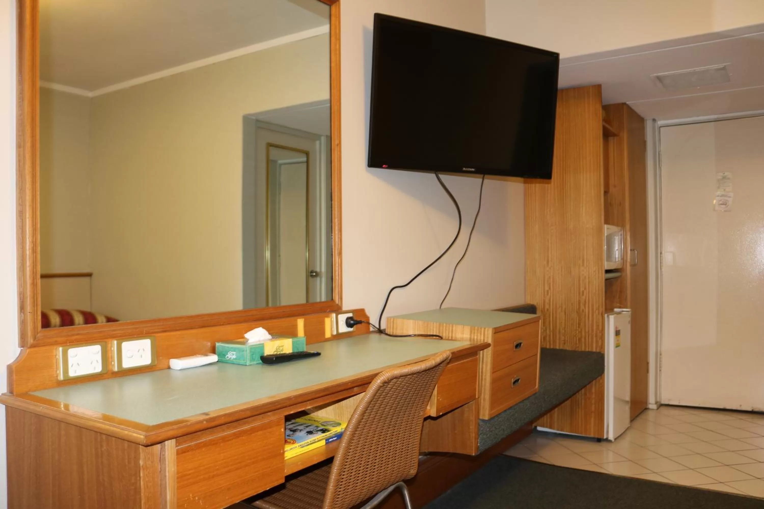 Photo of the whole room in Hermitage Motel