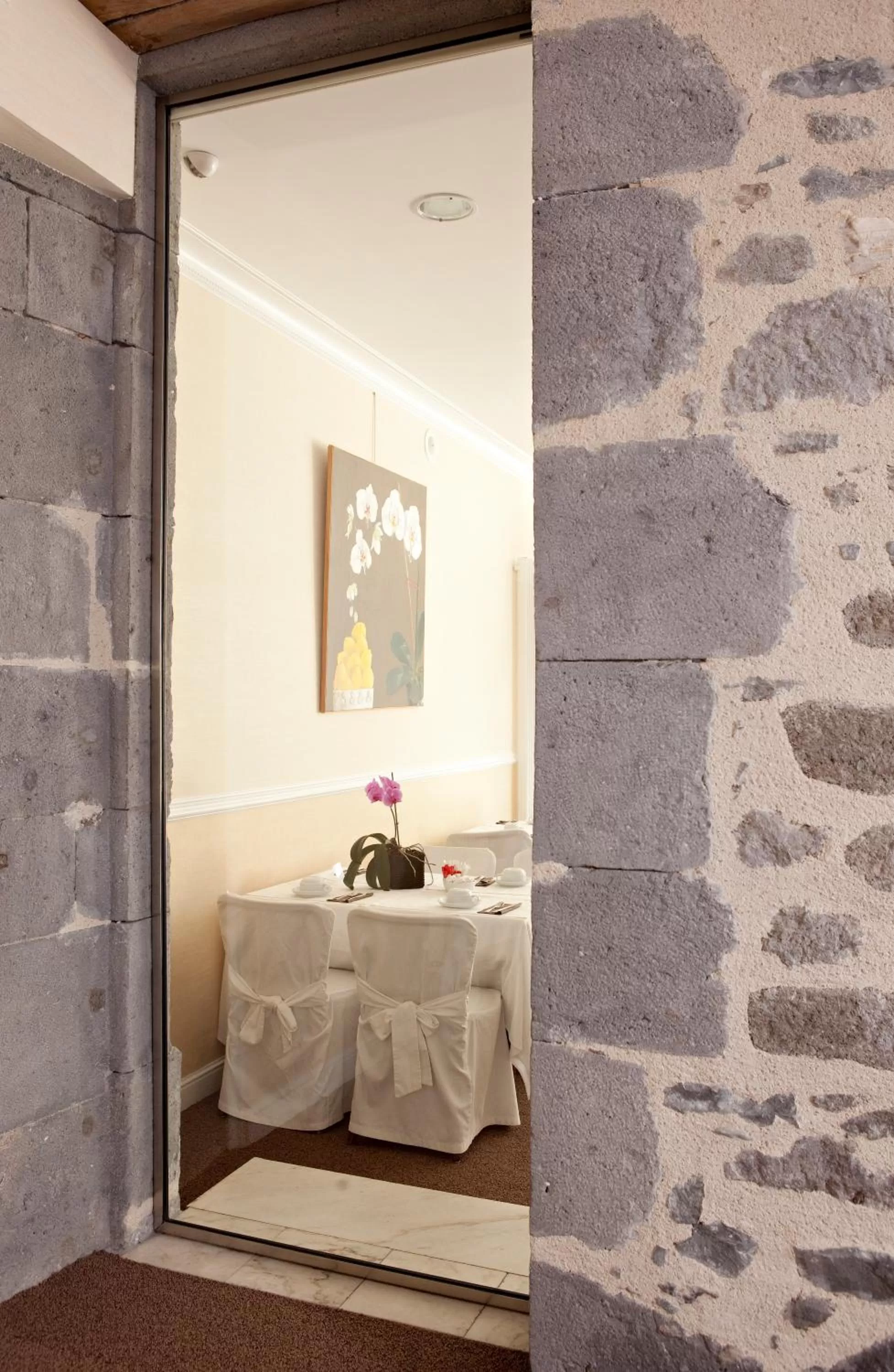 Restaurant/places to eat in Best Western Grand Hotel de Bordeaux