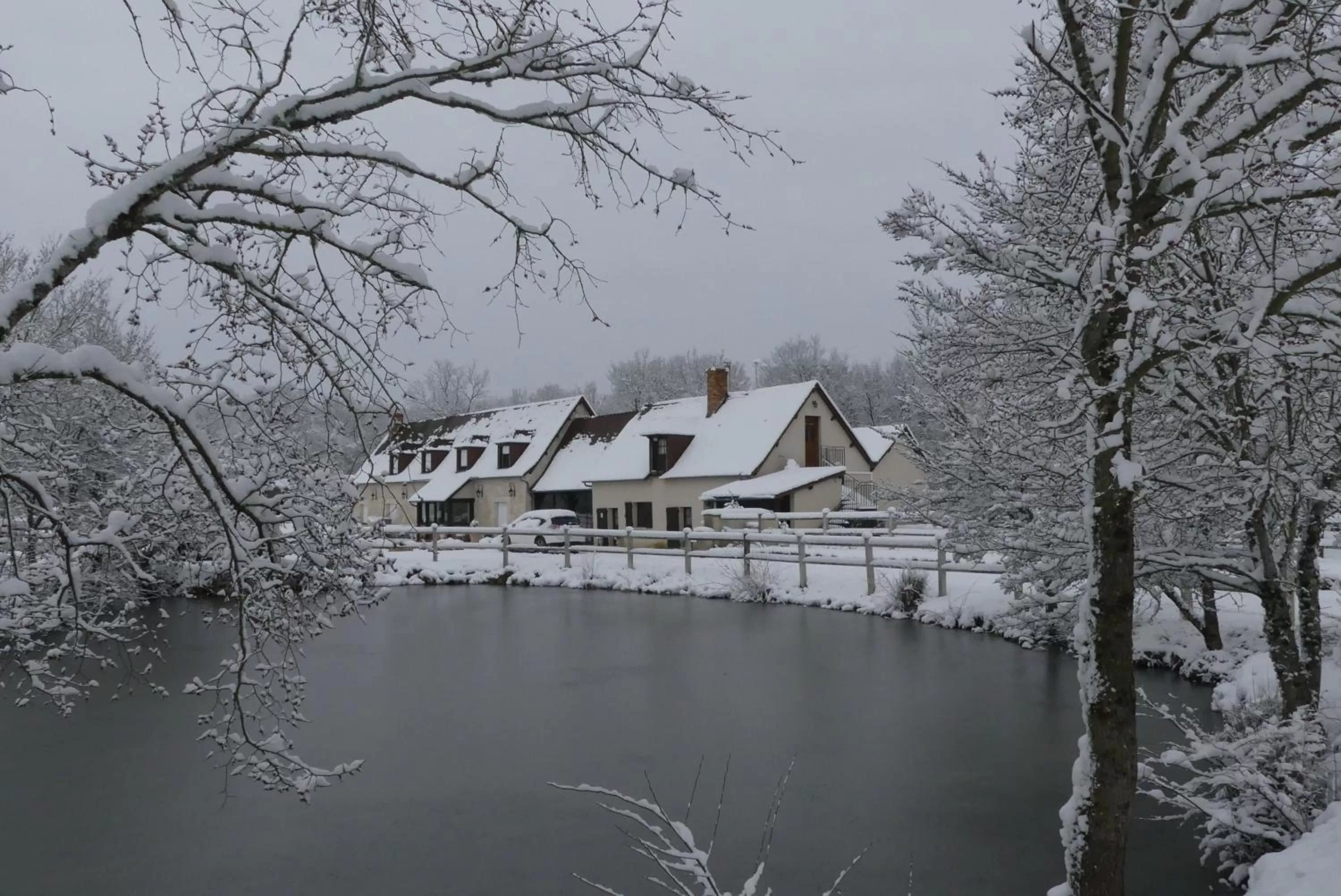 Property building, Winter in Chambres et Table d'Hôtes Les Machetières