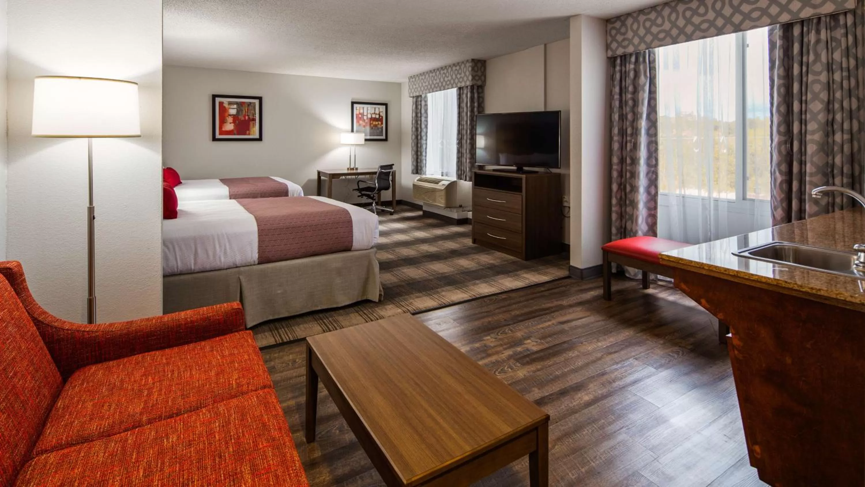 Queen Suite with Two Queen Beds and Bath Tub - Disability Access in Best Western Plus Philadelphia-Choctaw Hotel and Suites