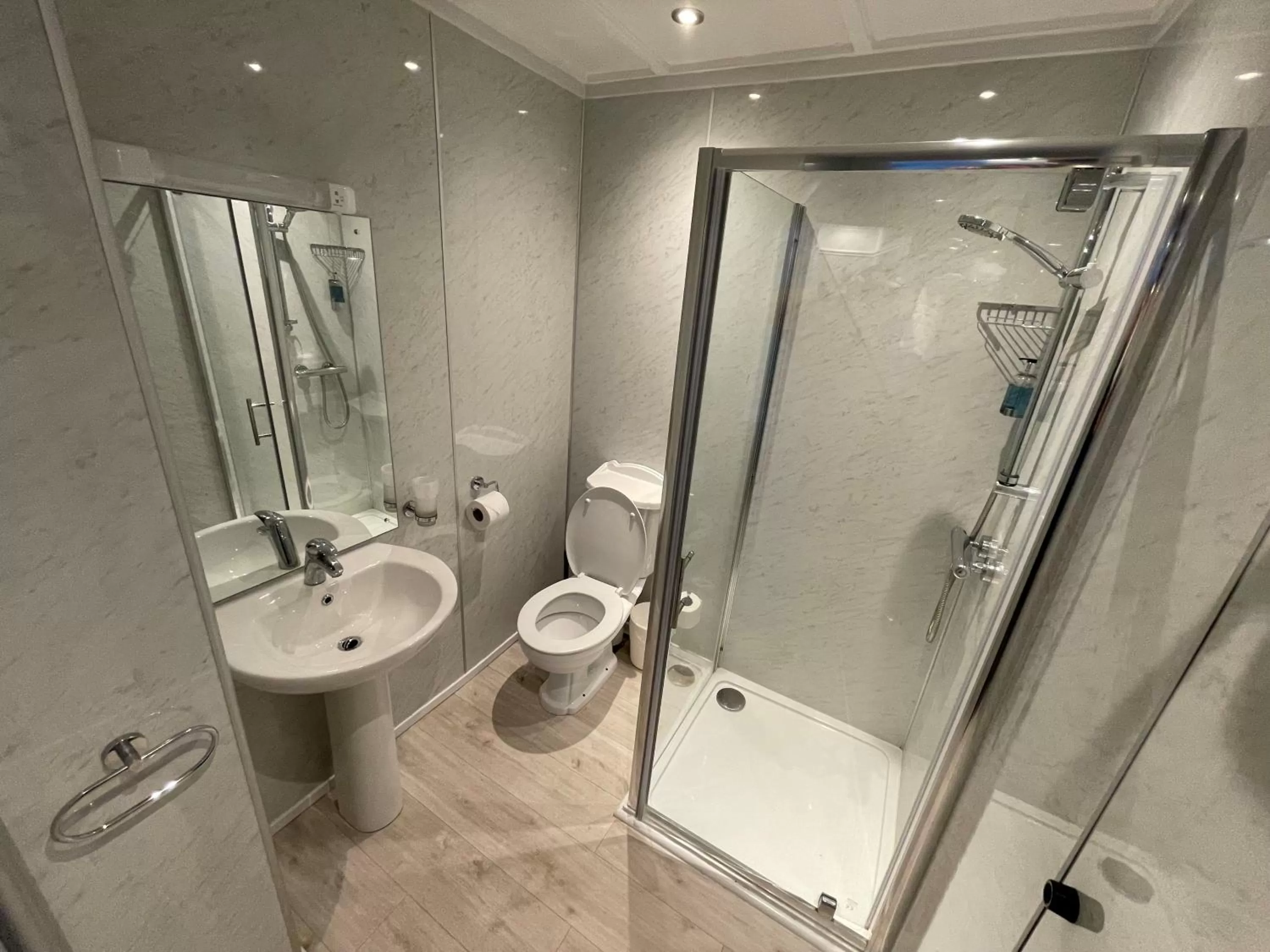 Toilet in The George Hotel