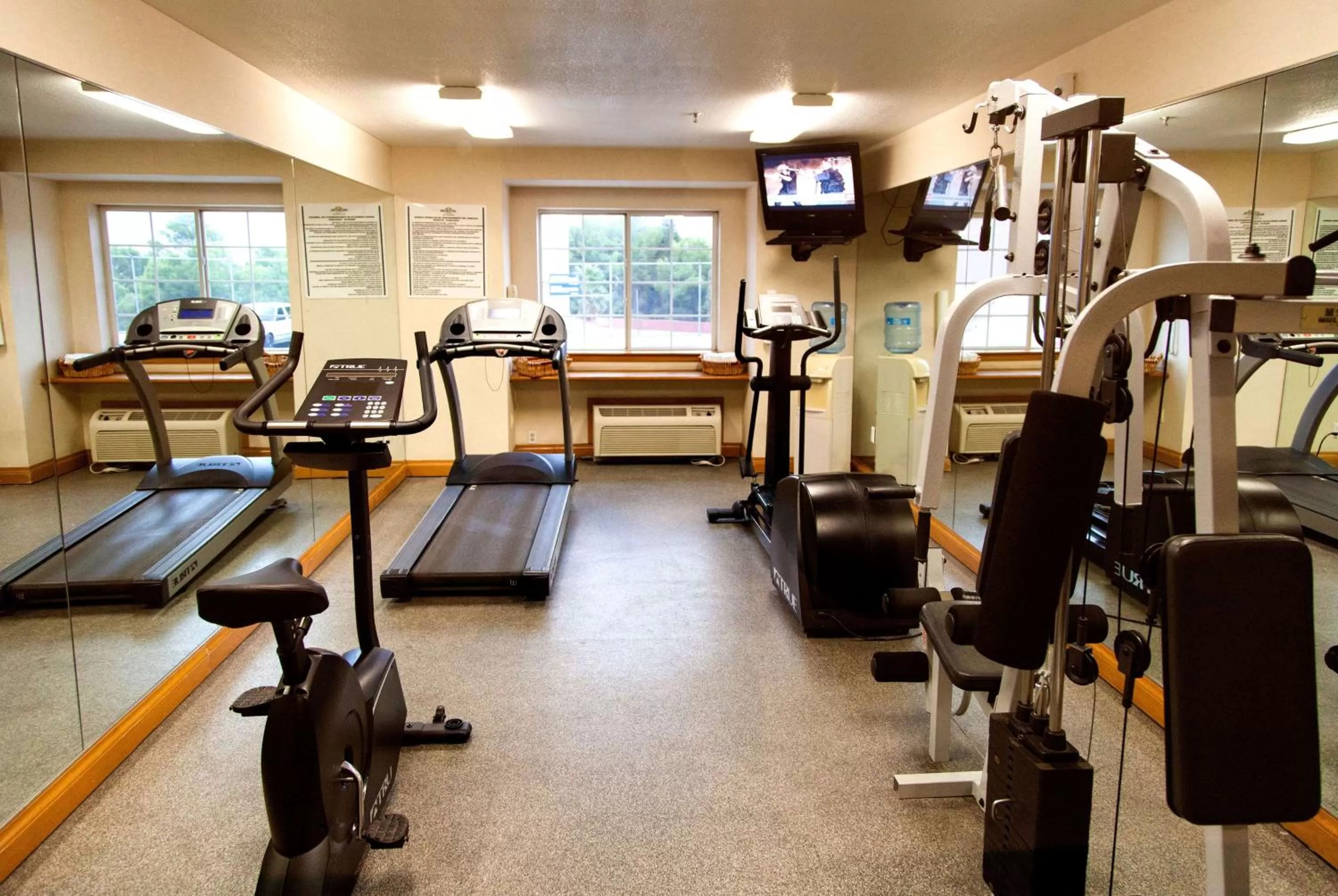 Fitness centre/facilities in Microtel Inn & Suites by Wyndham Chihuahua