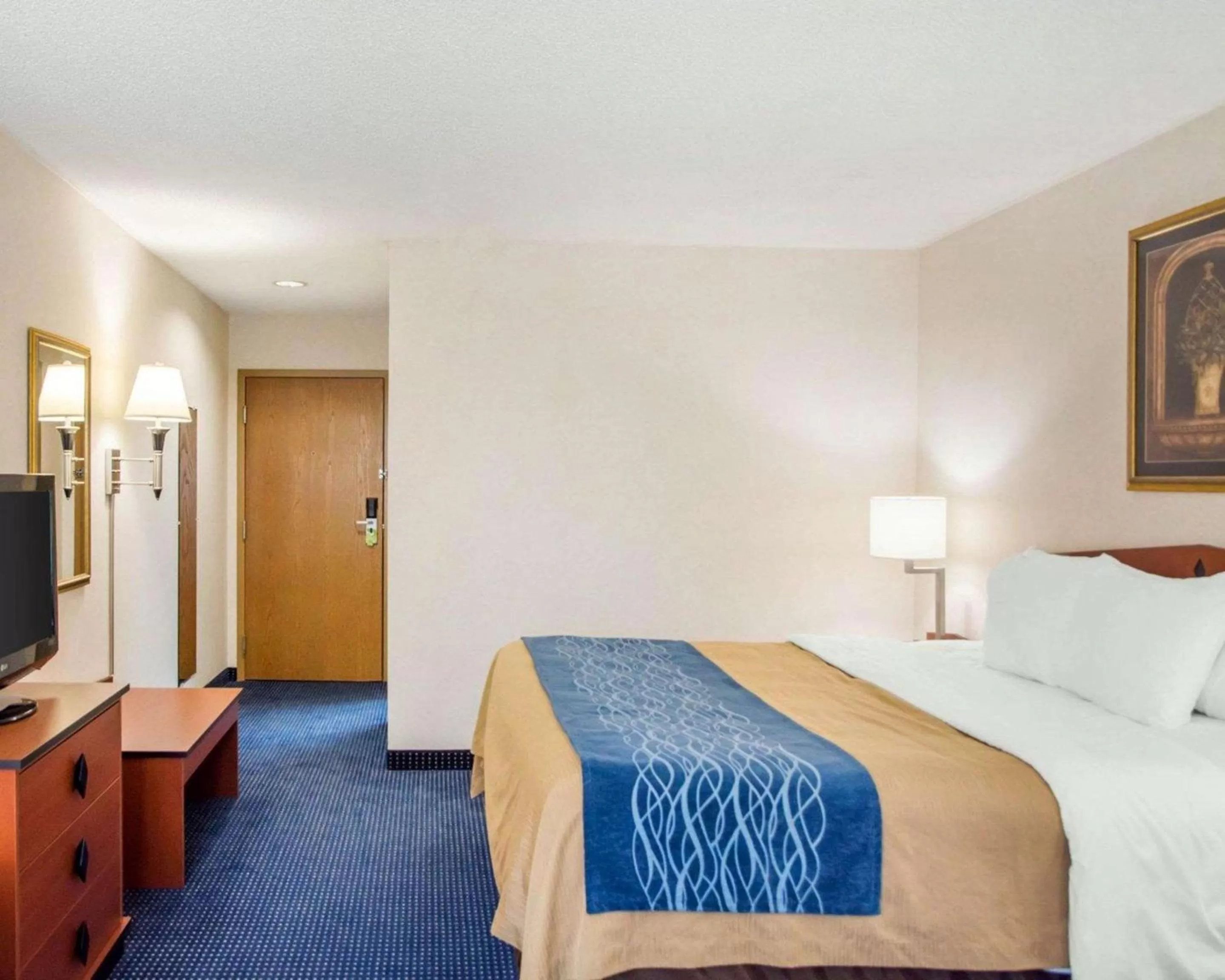 Photo of the whole room, Bed in Comfort Inn Piketon near Fairgrounds