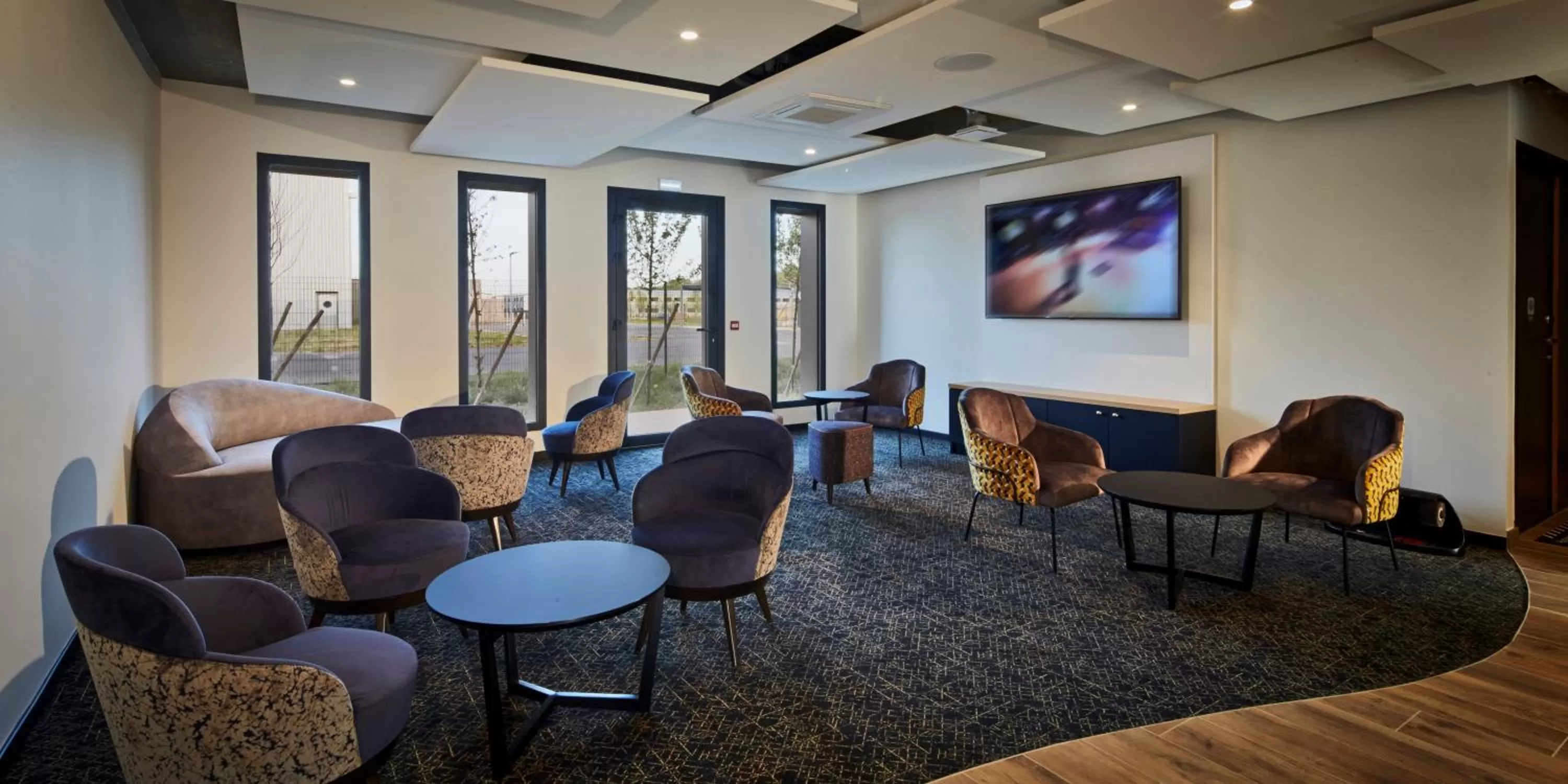 Lounge or bar in Kyriad Combs-La-Ville - Senart