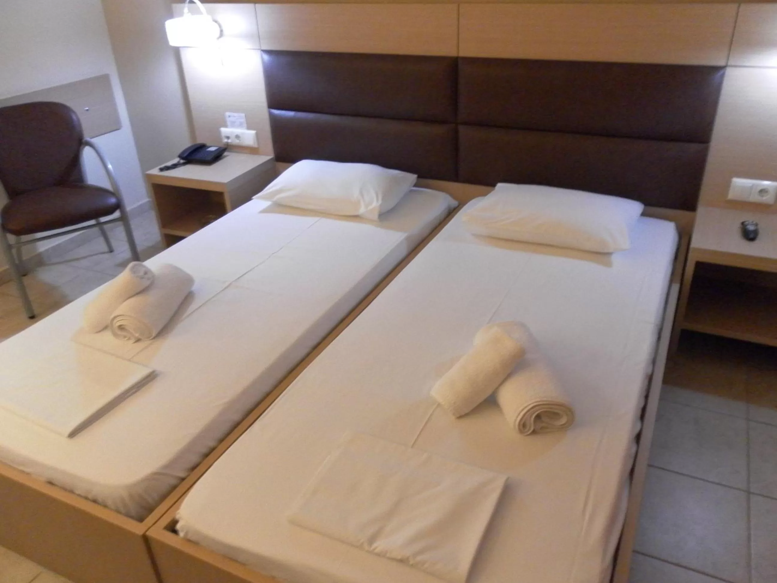 Bedroom, Bed in Esperia