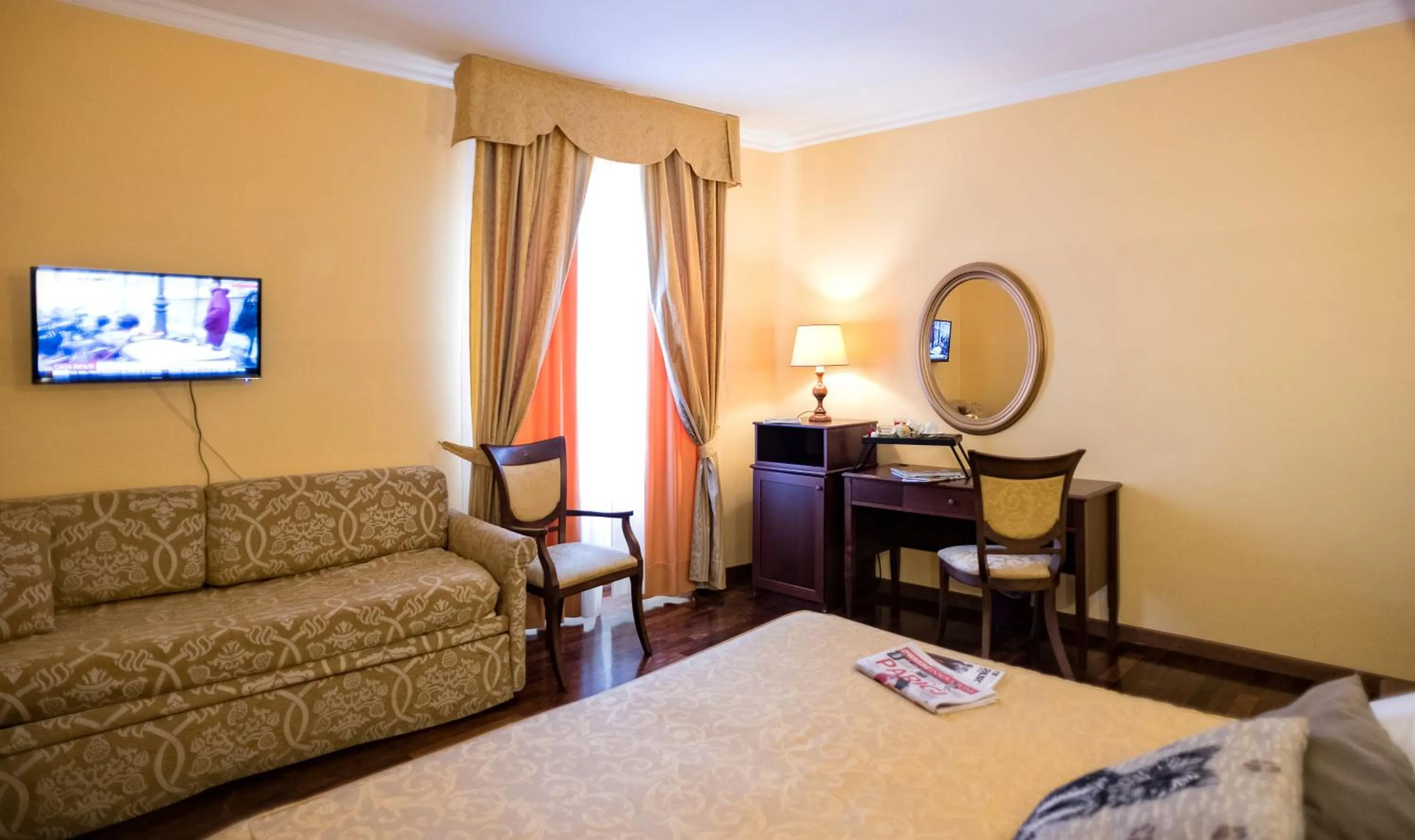 Photo of the whole room, Bed in Grand Hotel Italia