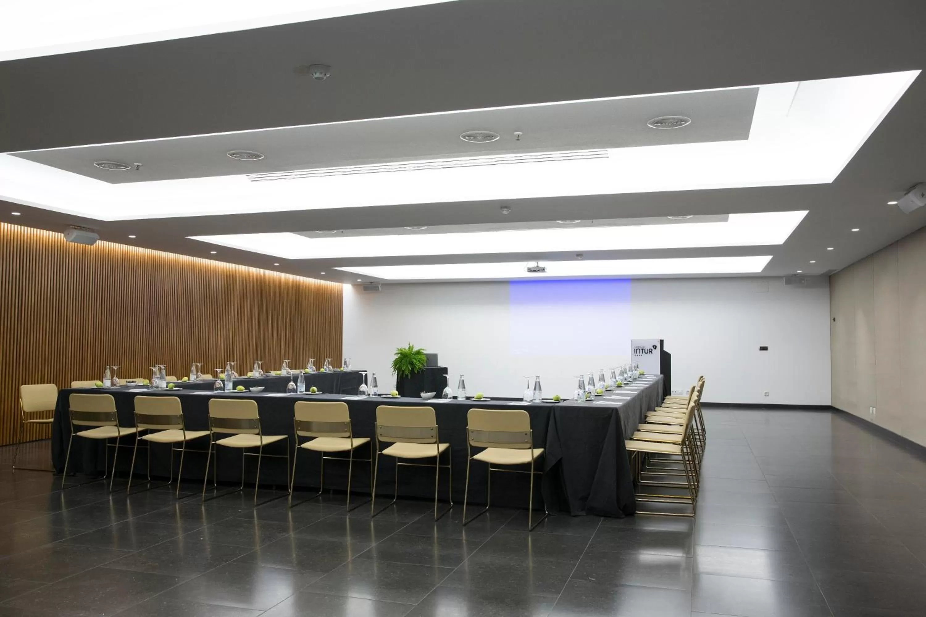 Banquet/Function facilities in Intelier Rosa