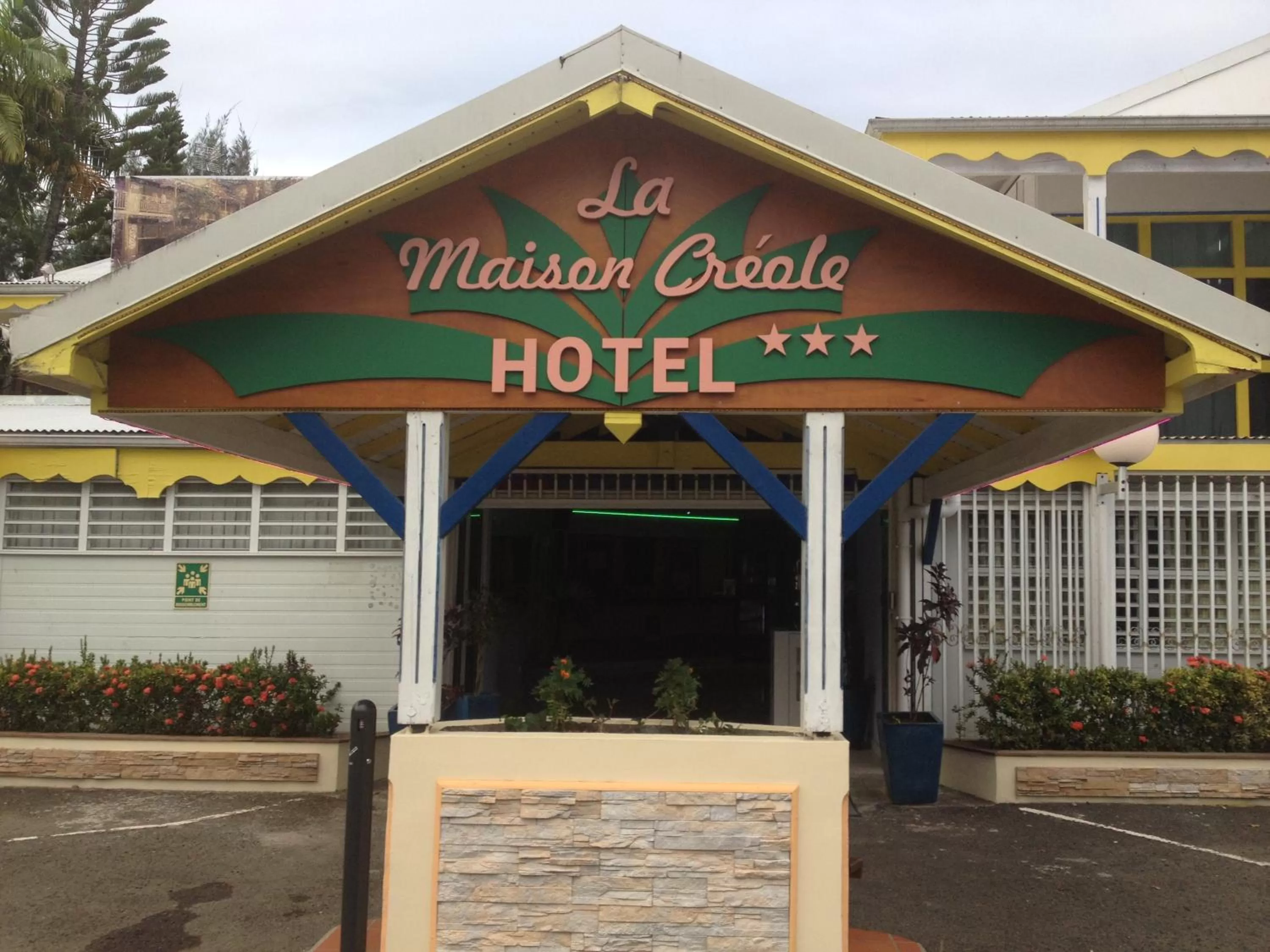 Facade/entrance in Hotel La Maison Creole