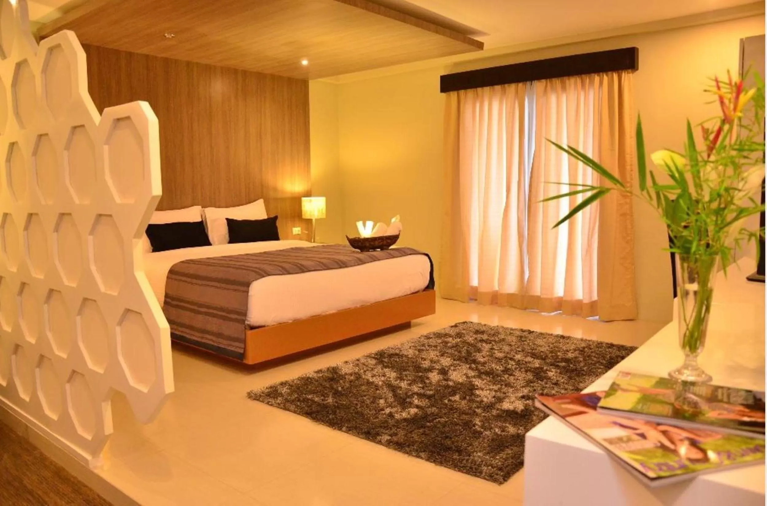 Photo of the whole room, Bed in One Manalo Place