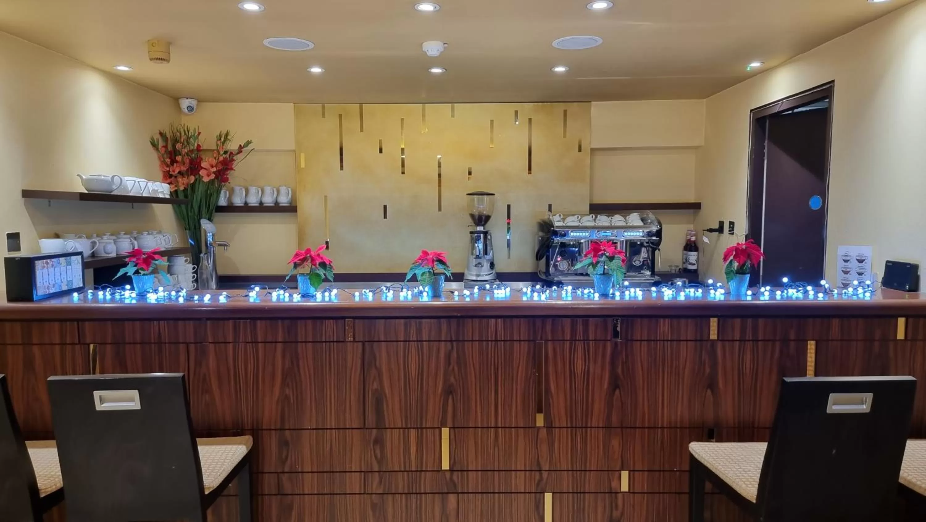 Restaurant/places to eat in The Park City Grand Plaza Kensington Hotel