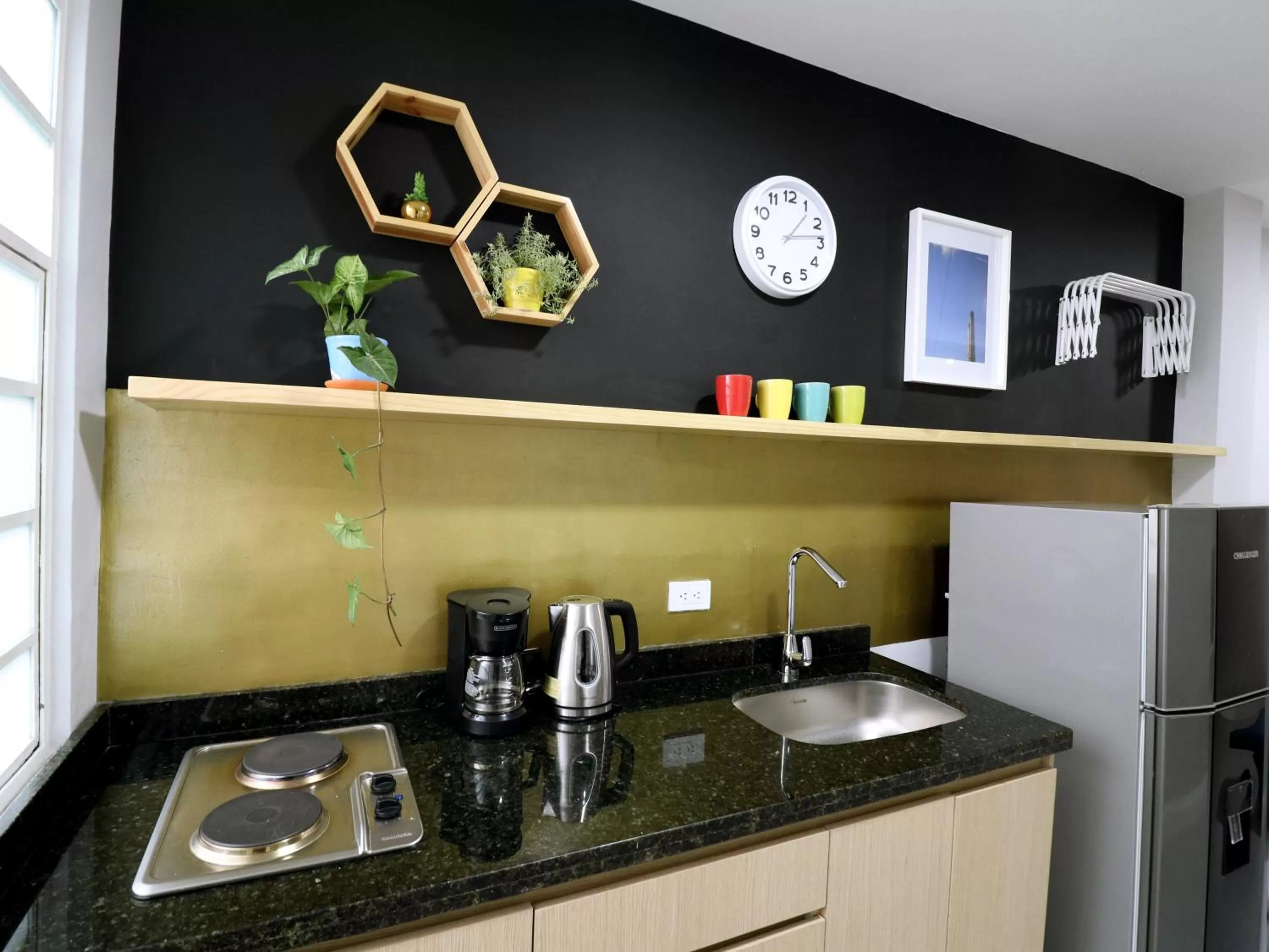 Kitchen/Kitchenette in 554 Apartments