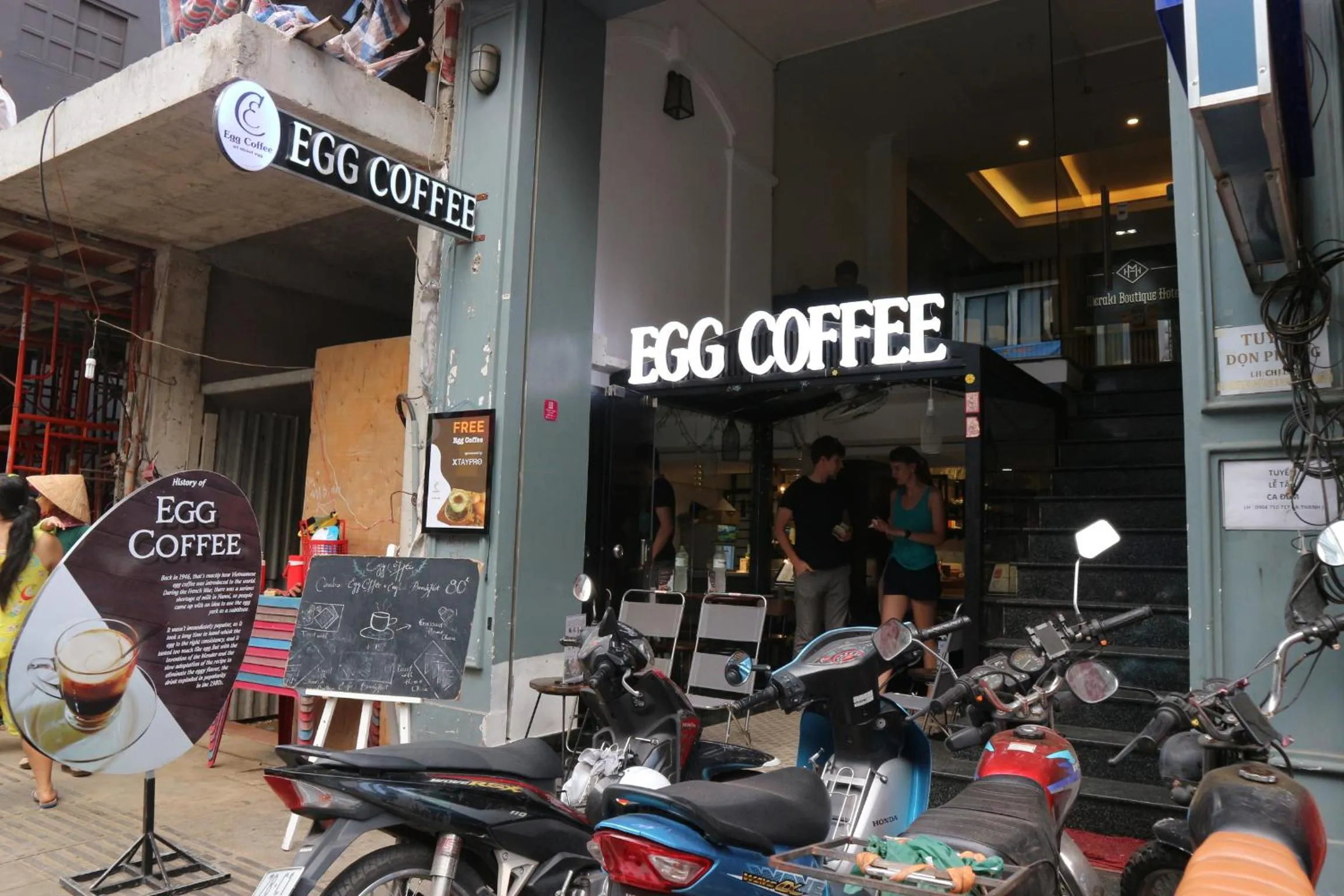 Restaurant/places to eat in Long Hostel