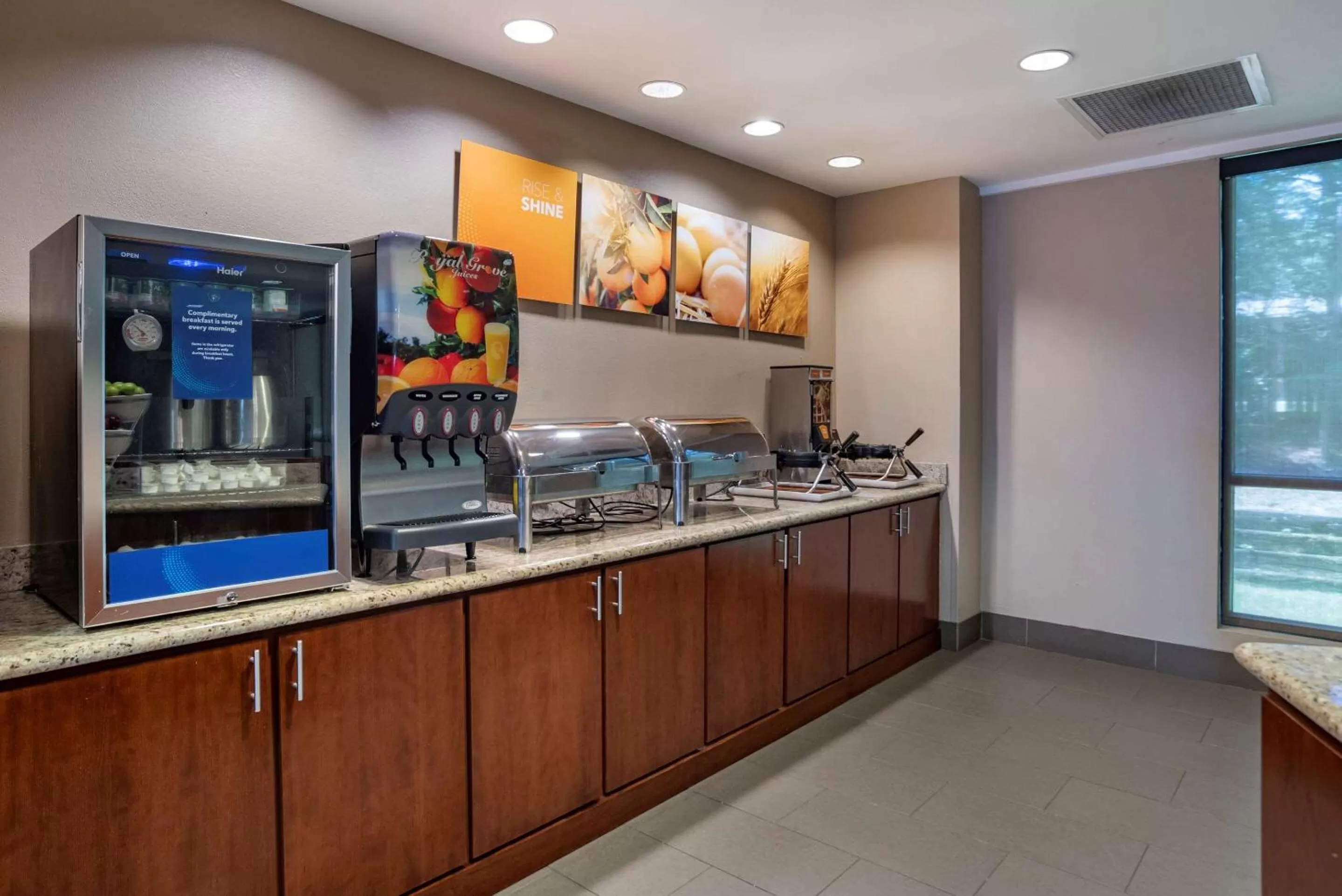 Breakfast in Comfort Suites Mobile West Tillmans Corner