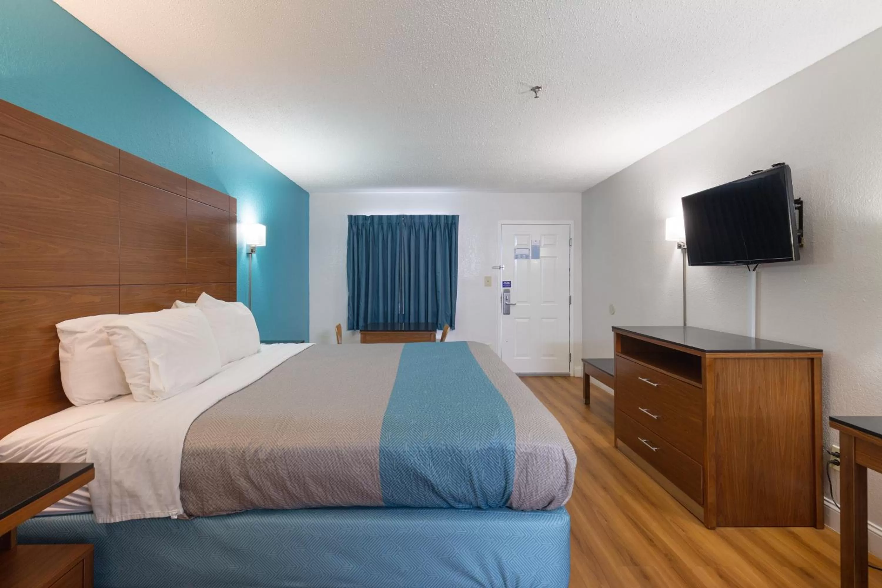 Bedroom, Bed in Motel 6-Albany, GA