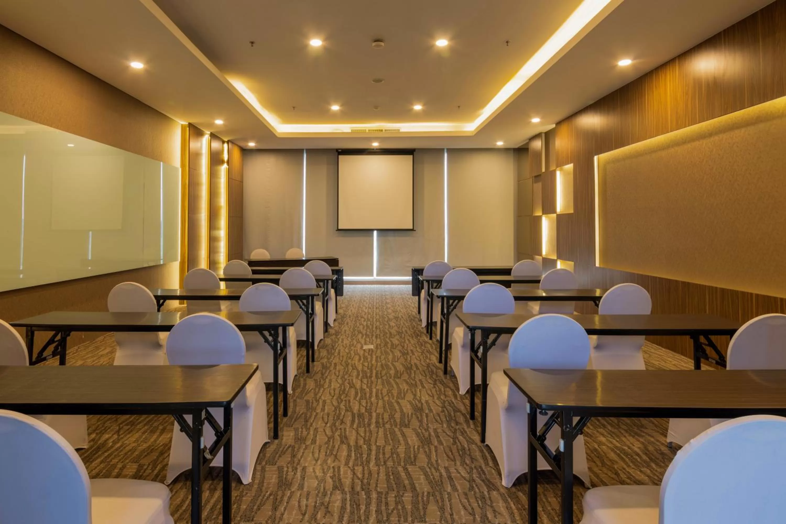 Meeting/conference room in Antero Hotel Jababeka Cikarang