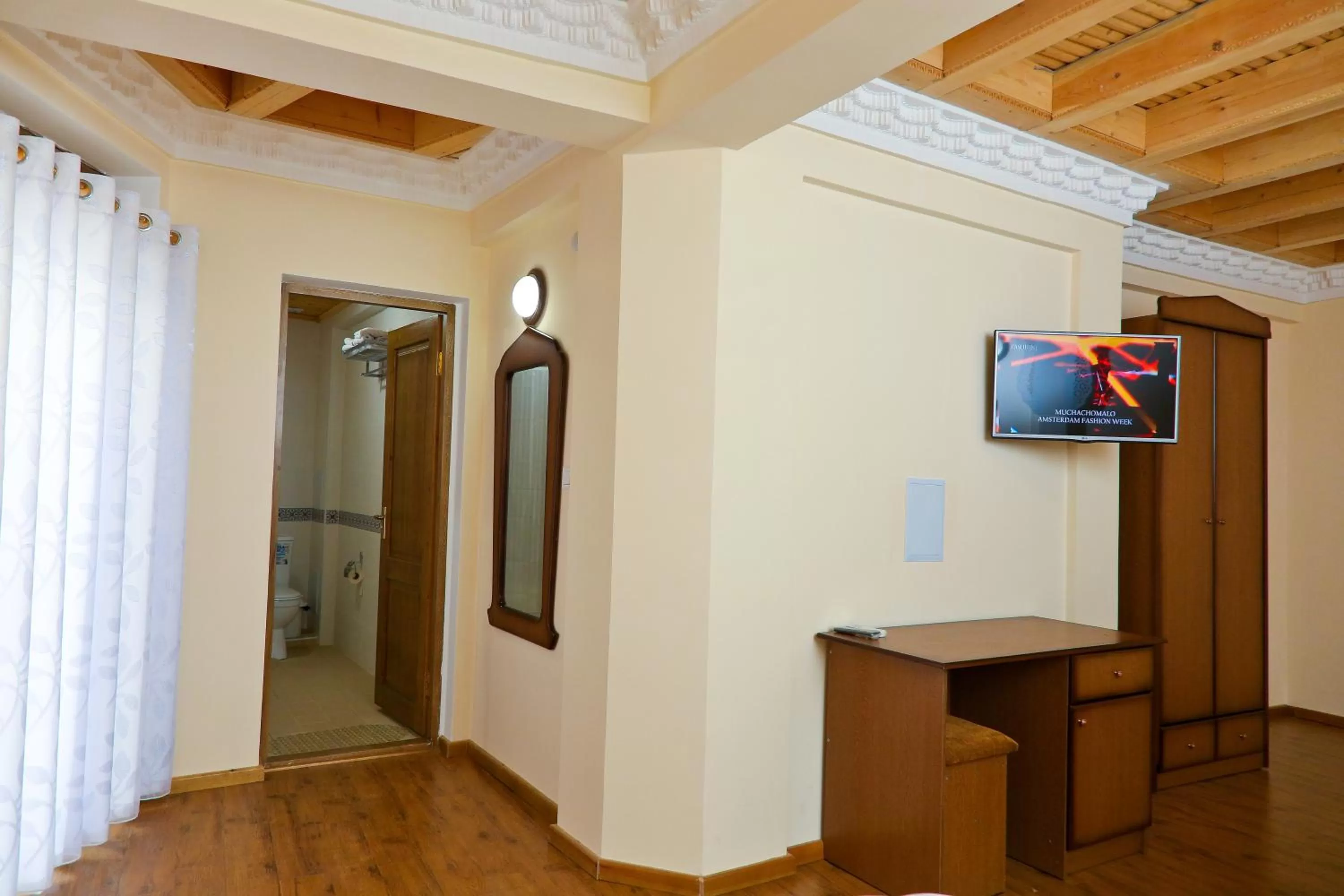 TV and multimedia, Seating Area in Hotel Fatima Boutique