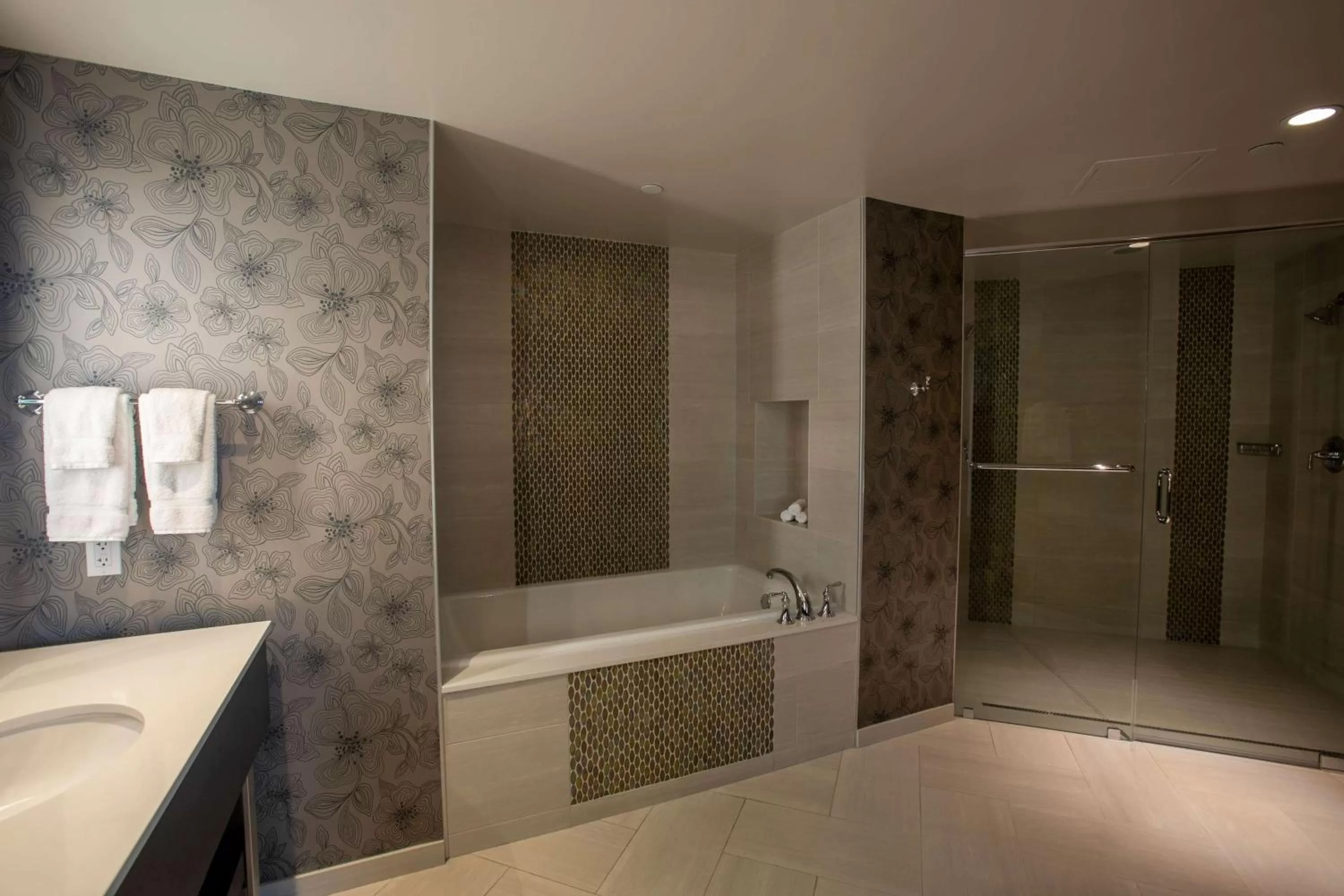 TV and multimedia in Wyndham Grand Jupiter at Harbourside Place