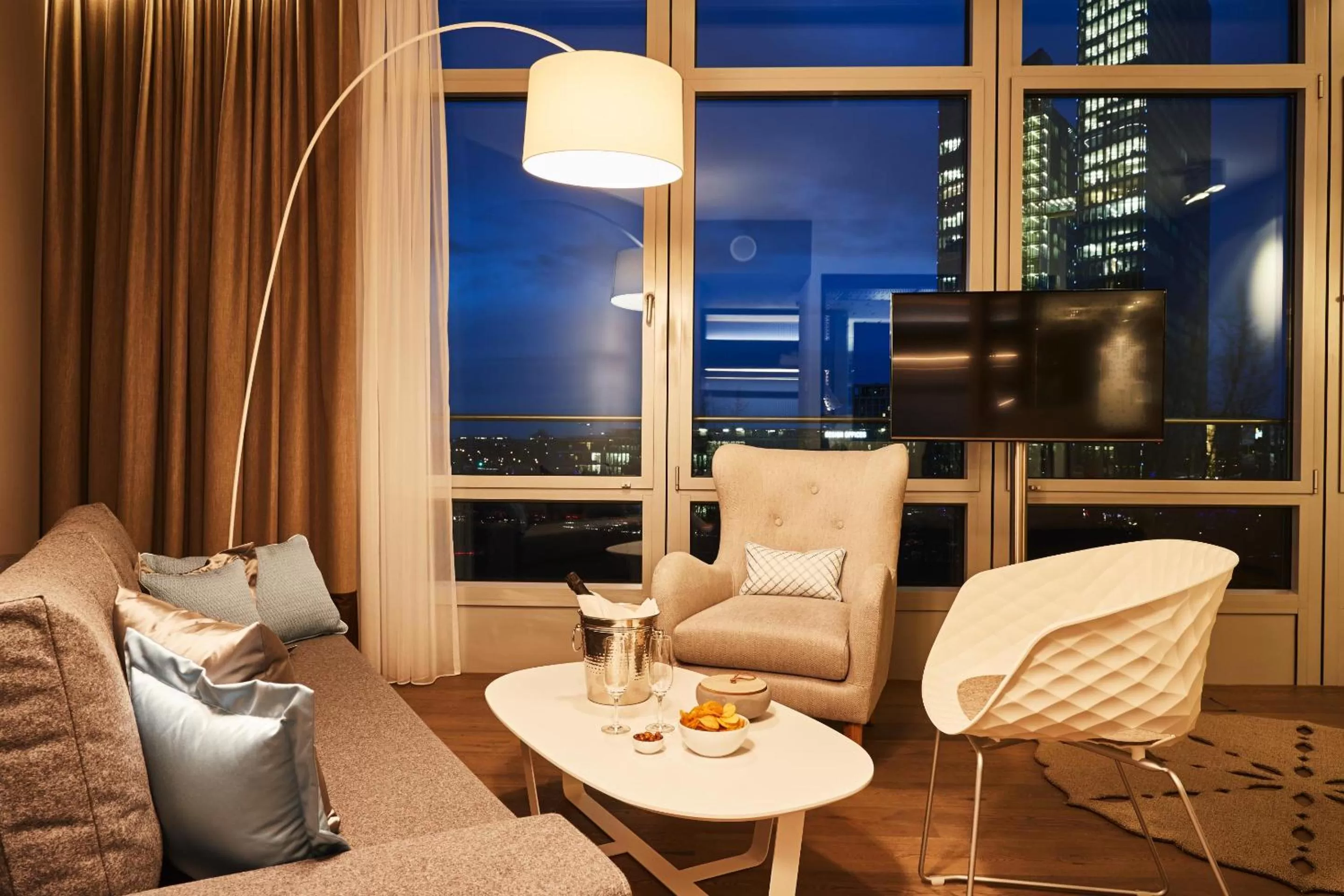 Living room in Steigenberger Hotel München