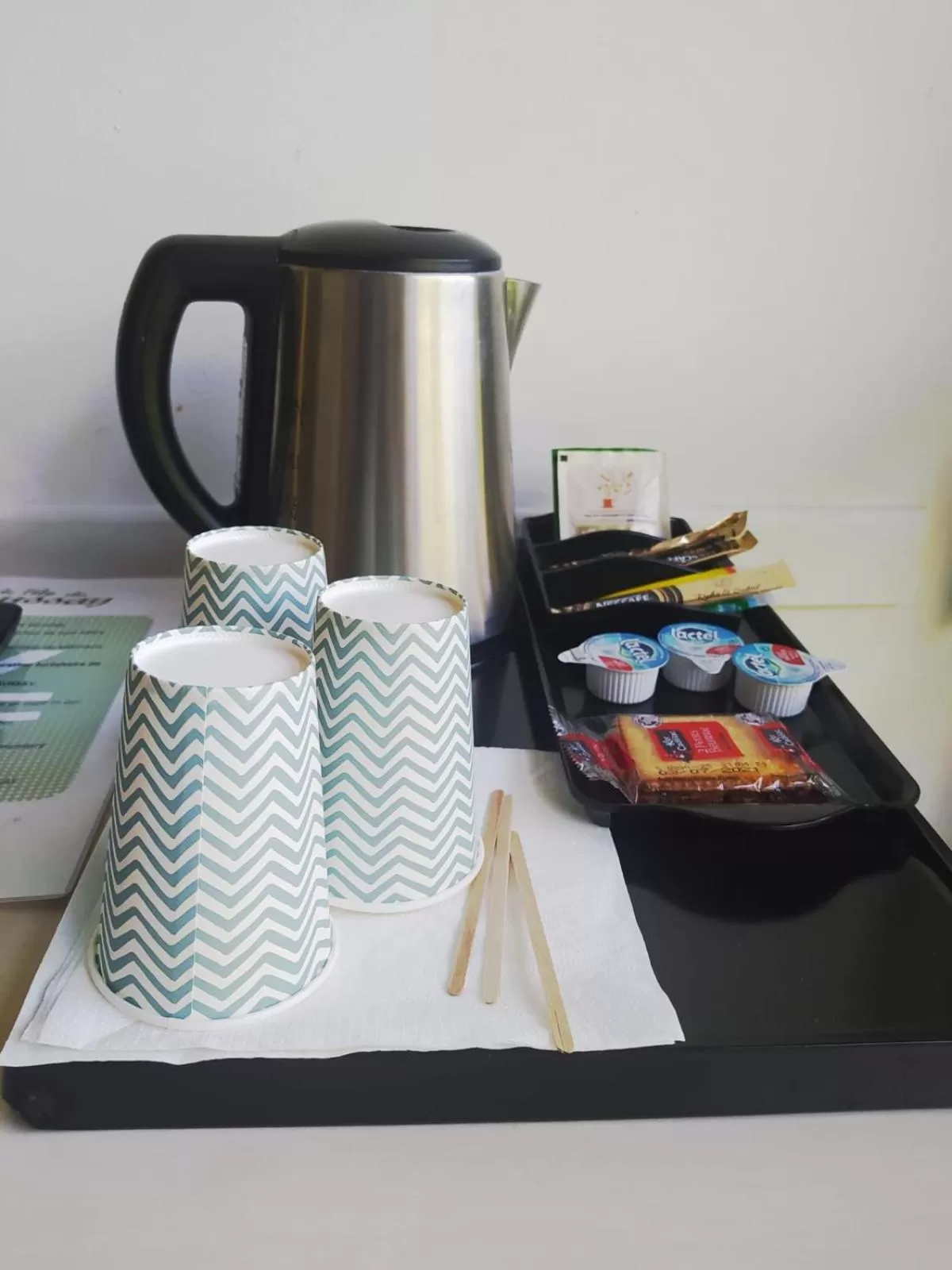 Coffee/tea facilities in Hôtel L'ile Du Saussay