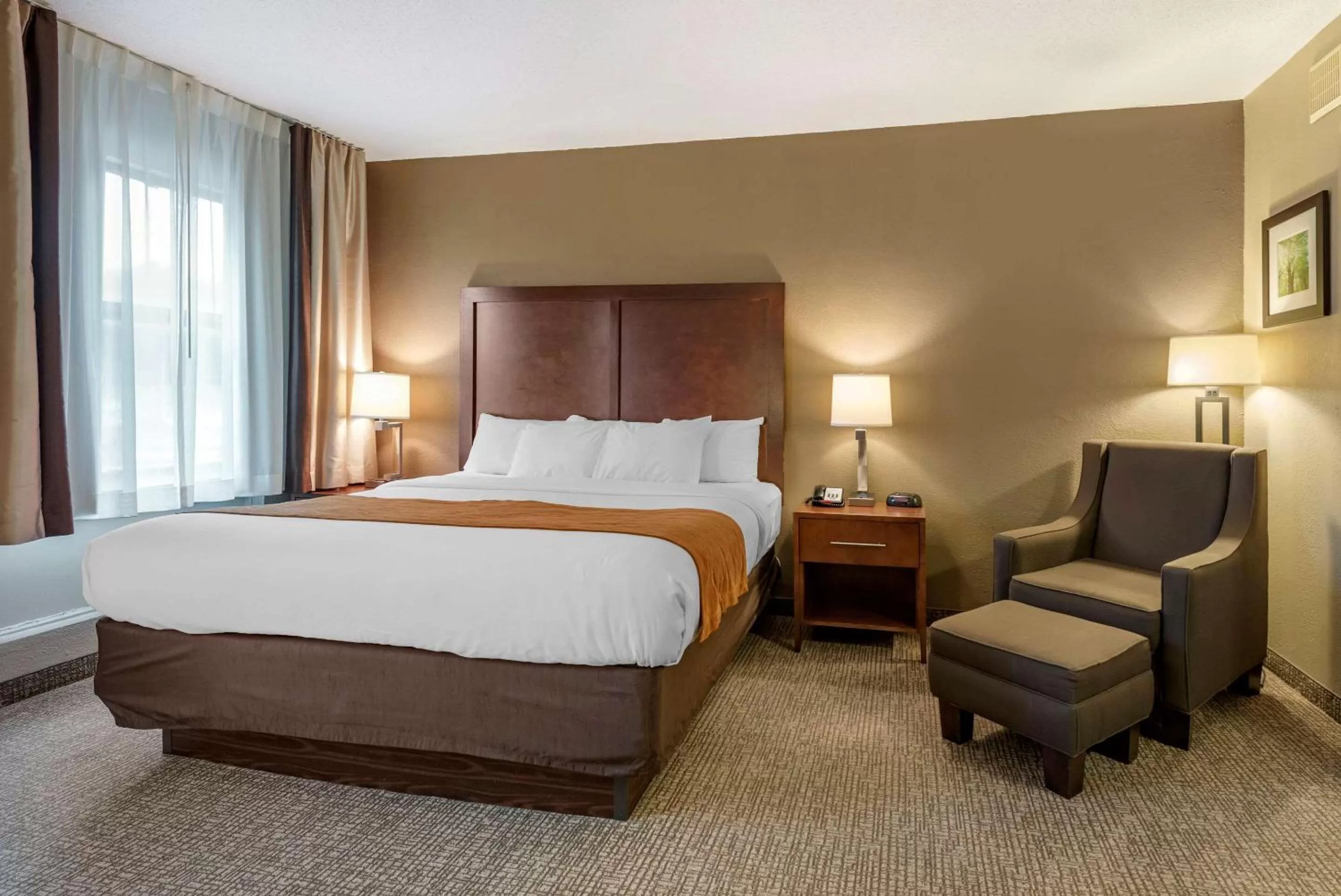 Photo of the whole room, Bed in Comfort Inn Madison near Clifty Falls