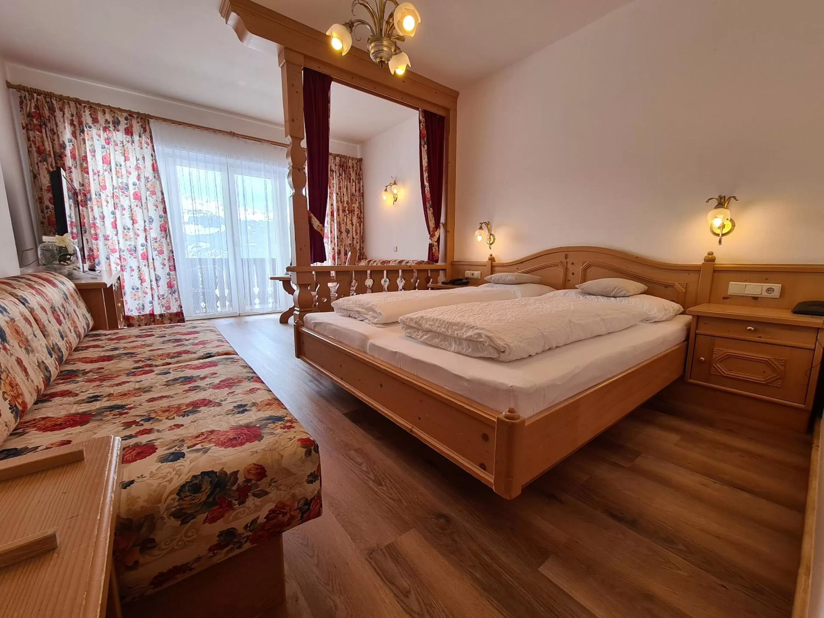 Bedroom, Bed in Sporthotel Kalcherhof