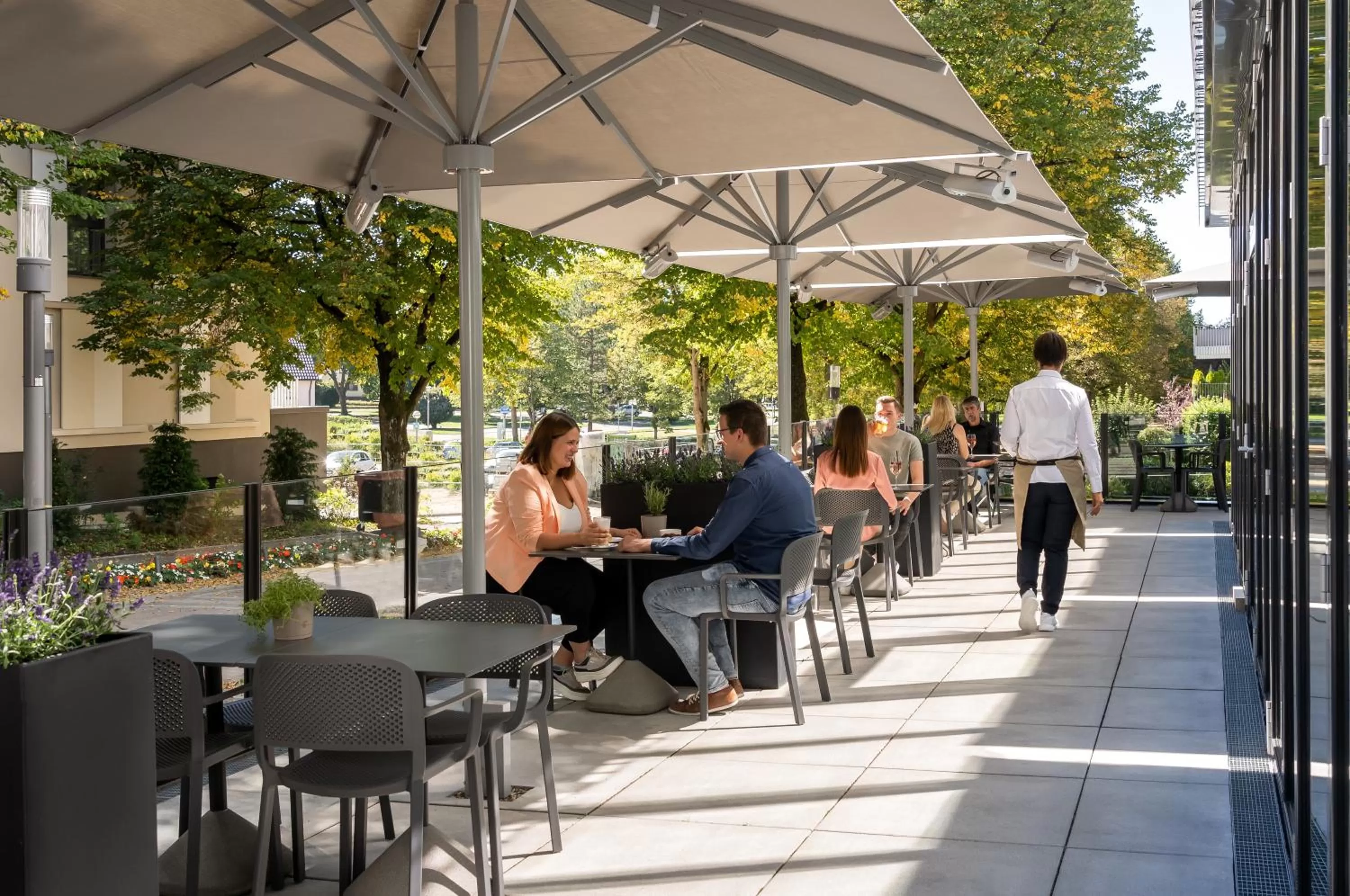 Restaurant/places to eat in Saline1822