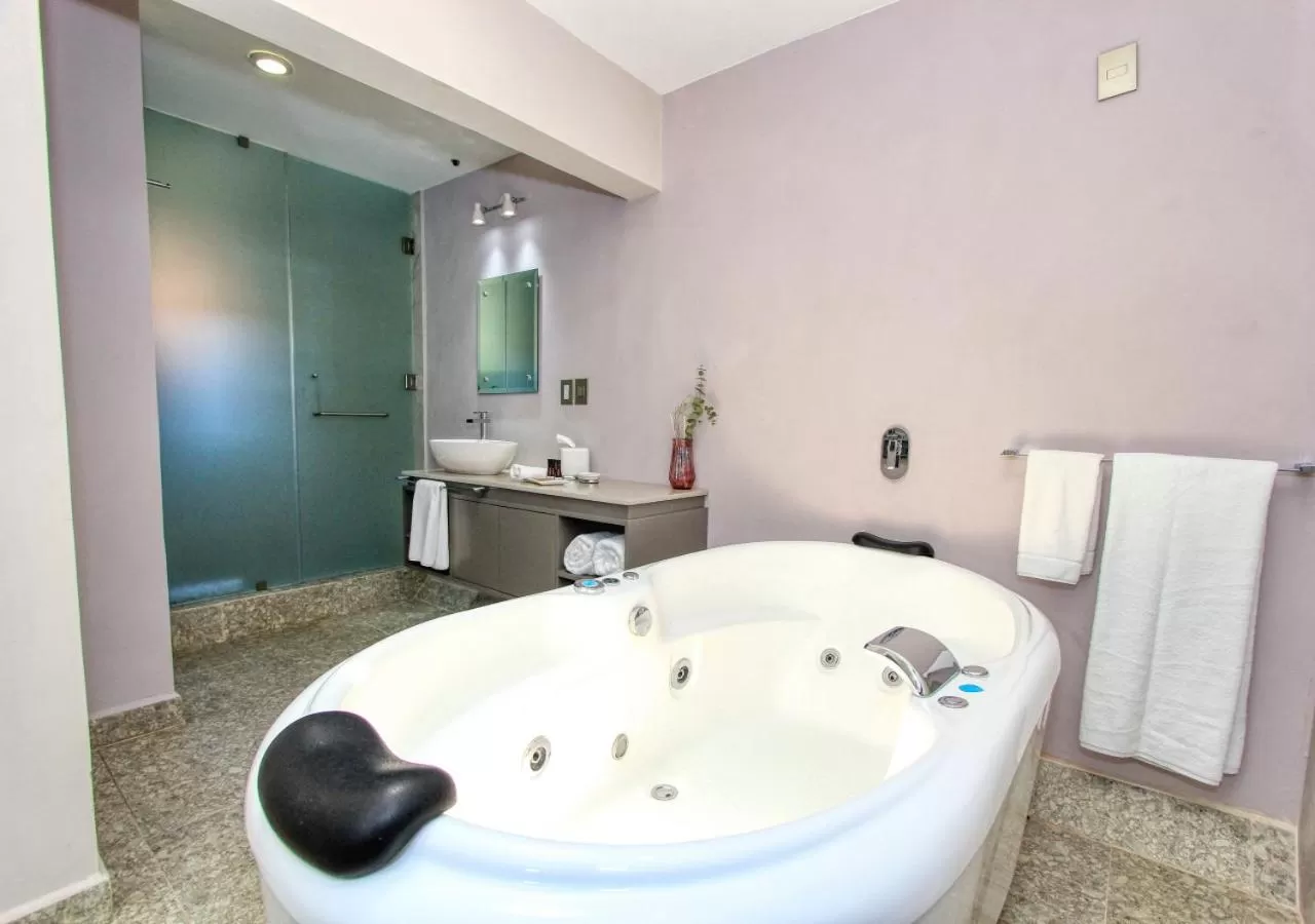 Bathroom in Casa Florencia Hotel Boutique
