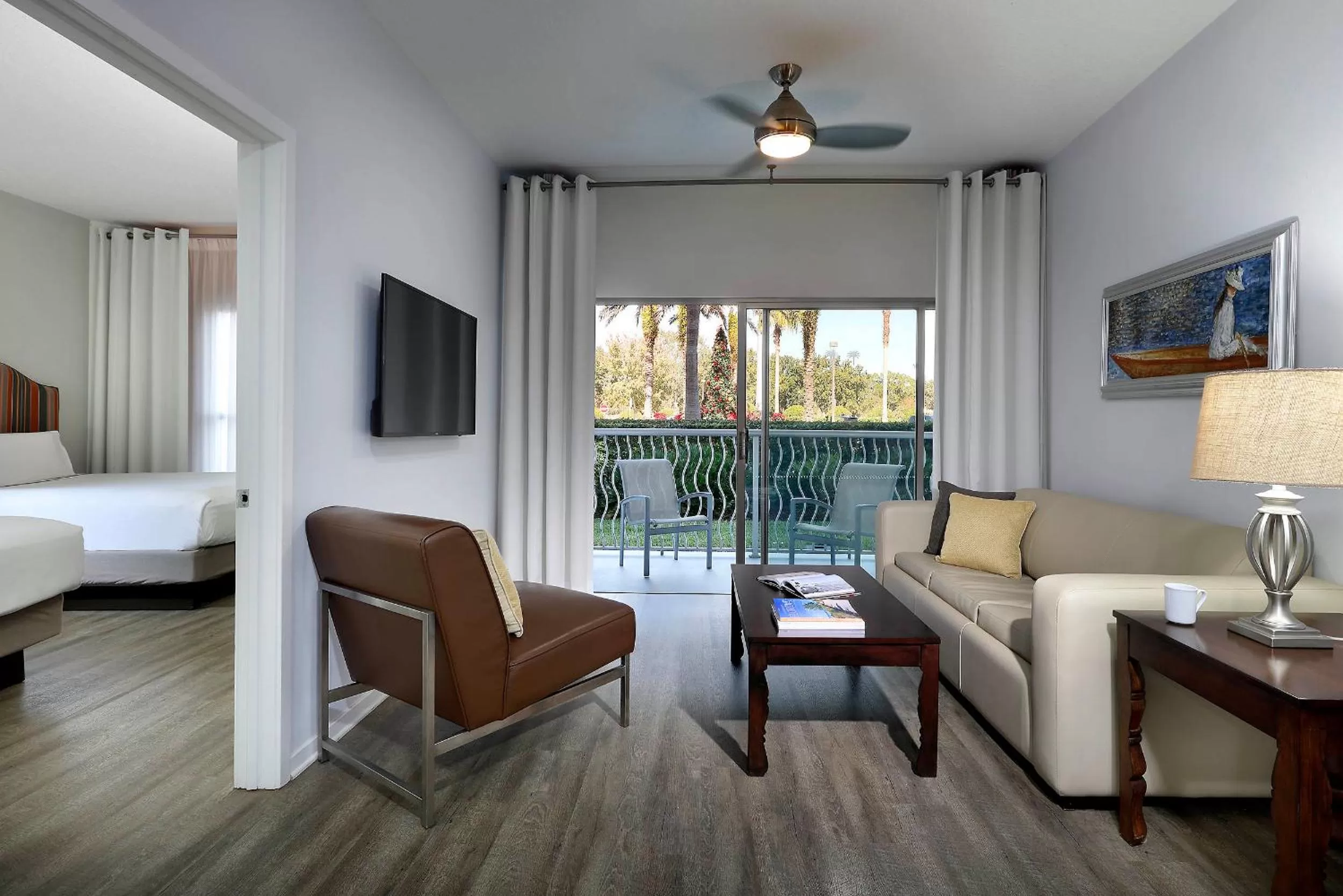 Living room, Bed in Meliá Orlando Celebration