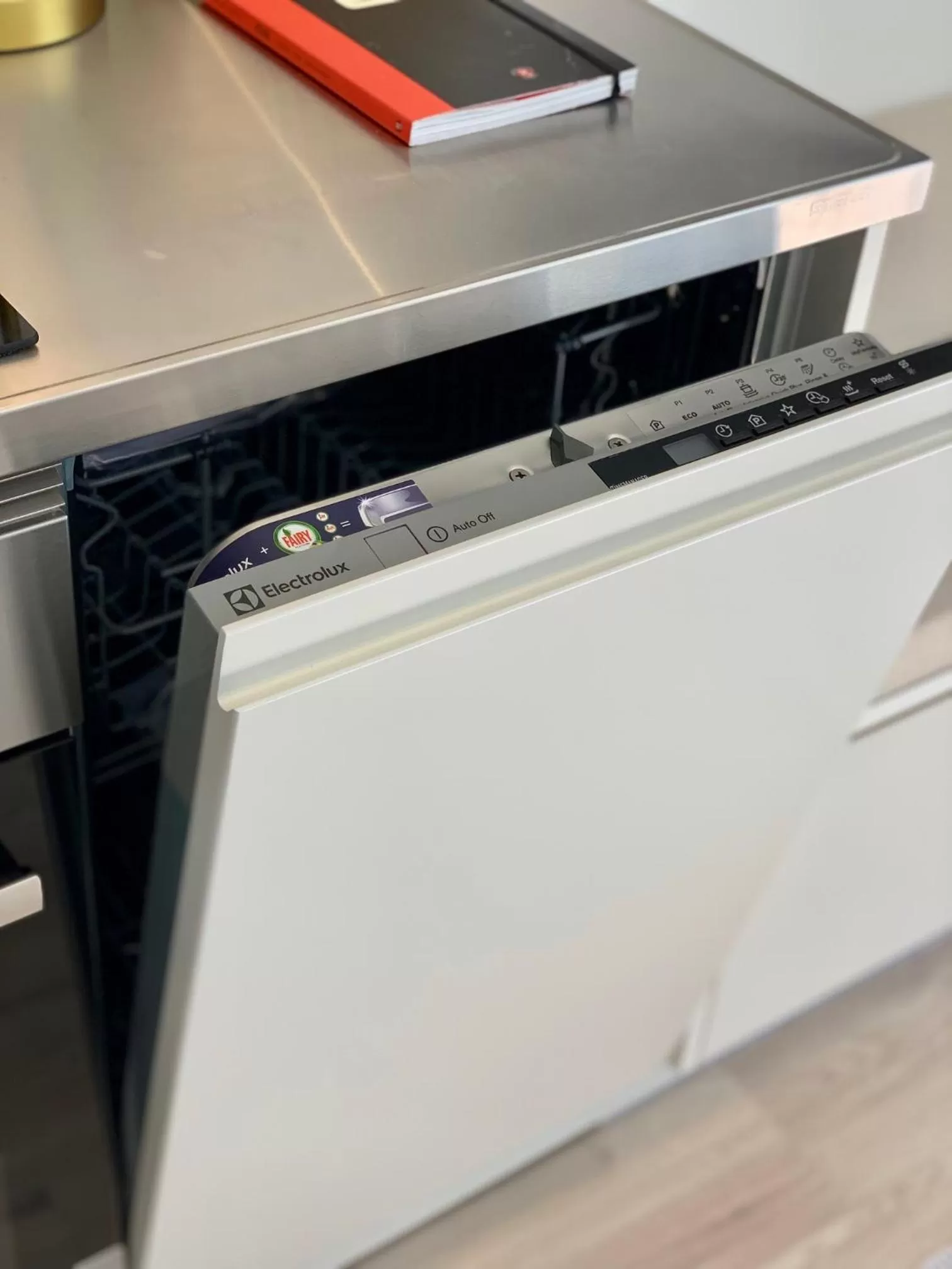 Kitchen or kitchenette in Easy Livin' Apartment Hotel