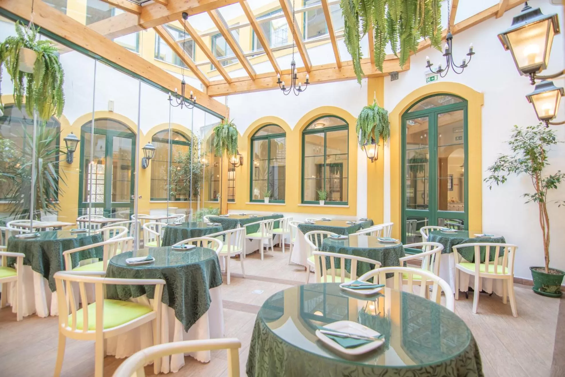 Buffet breakfast in Loule Jardim Hotel