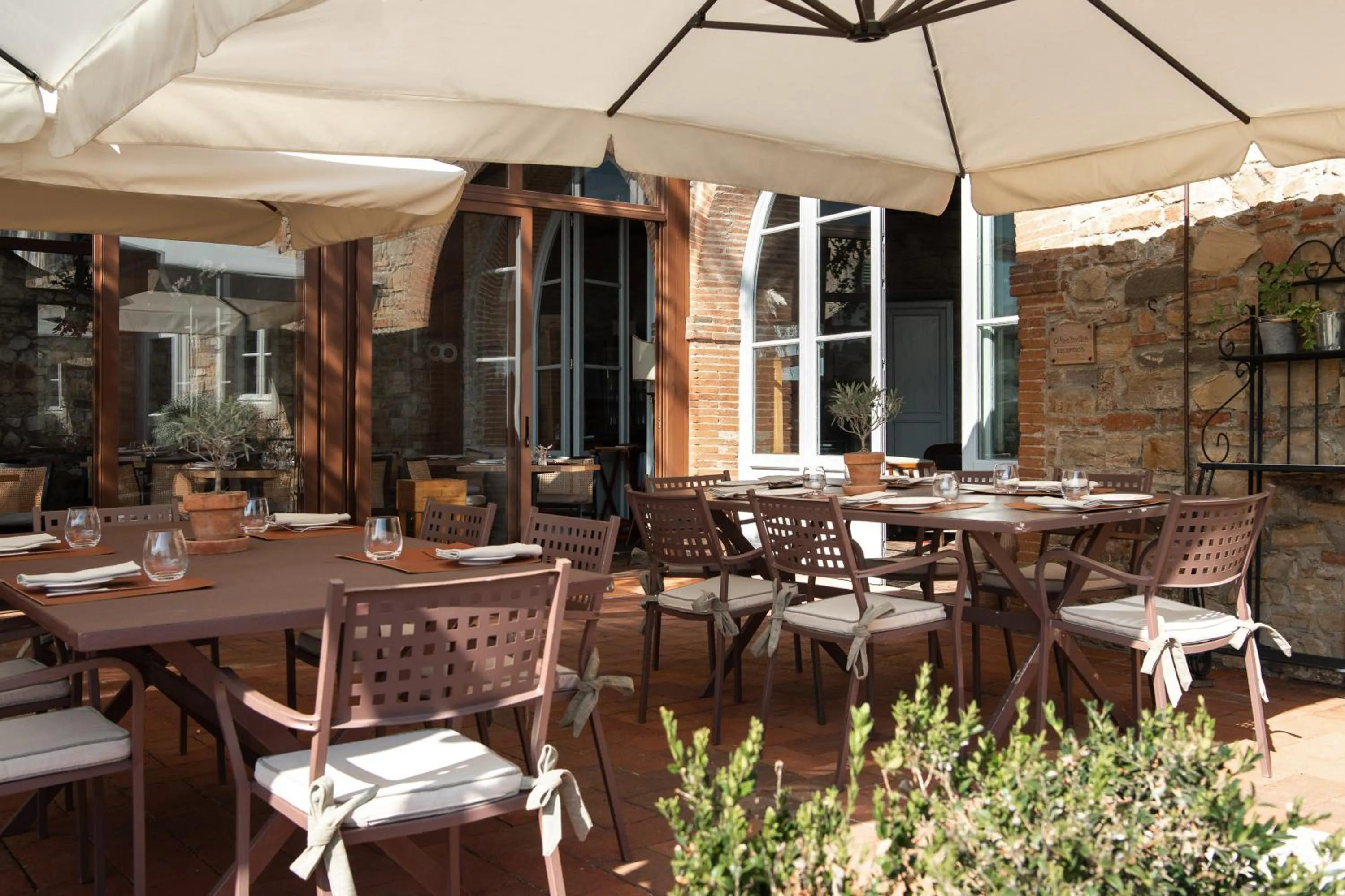 Restaurant/places to eat in Relais Villa Olmo - Place of Charme