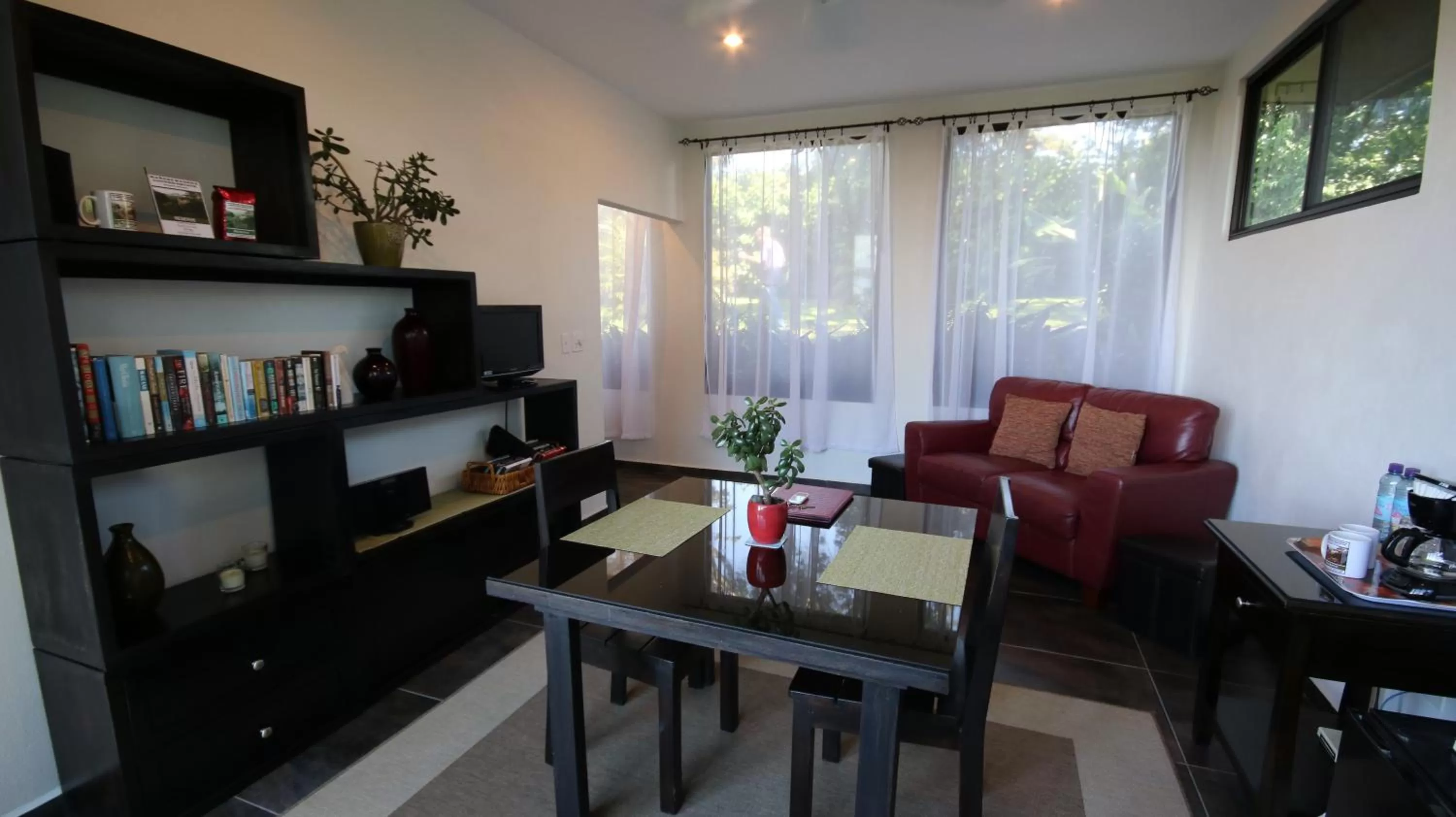 Living room in The Guest Suites at Manana Madera
