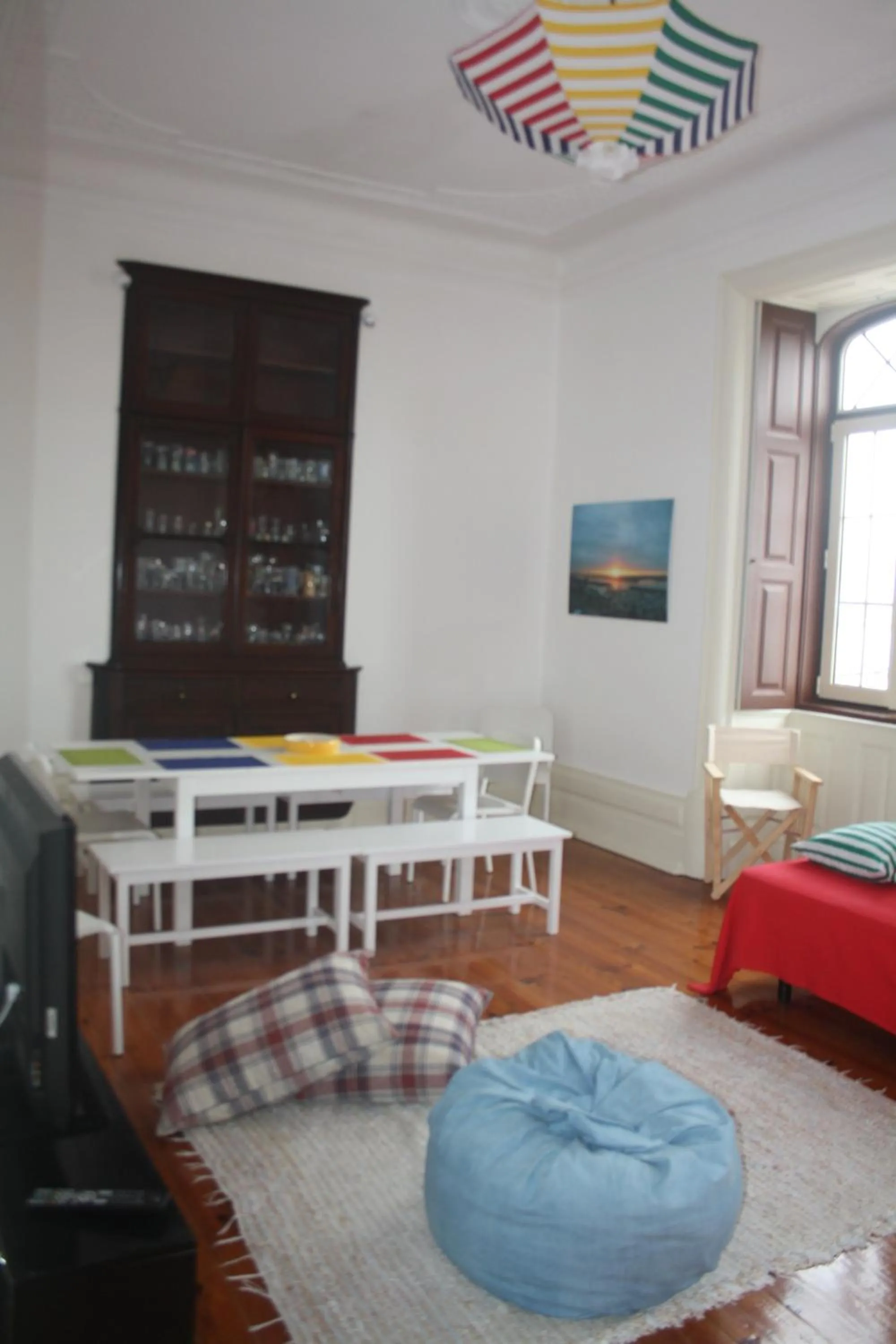 Communal lounge/ TV room, Bed in Hostel 402