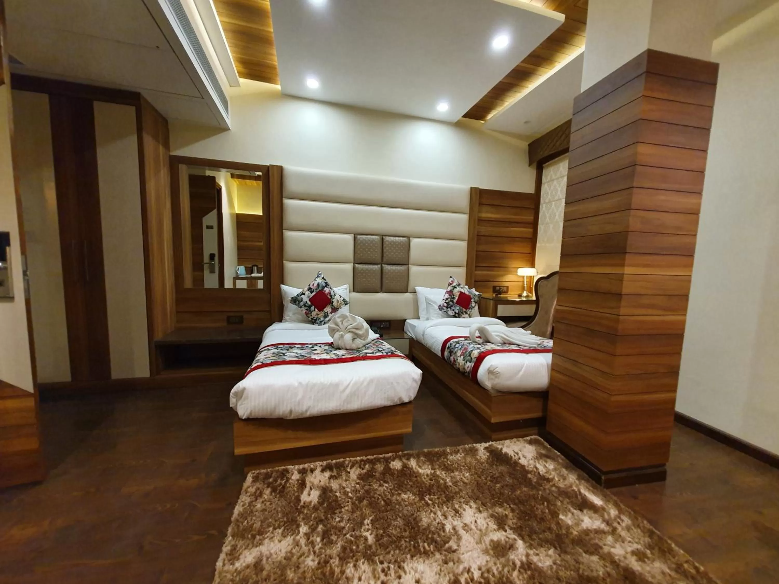 Bed in Hotel Makhan Residency