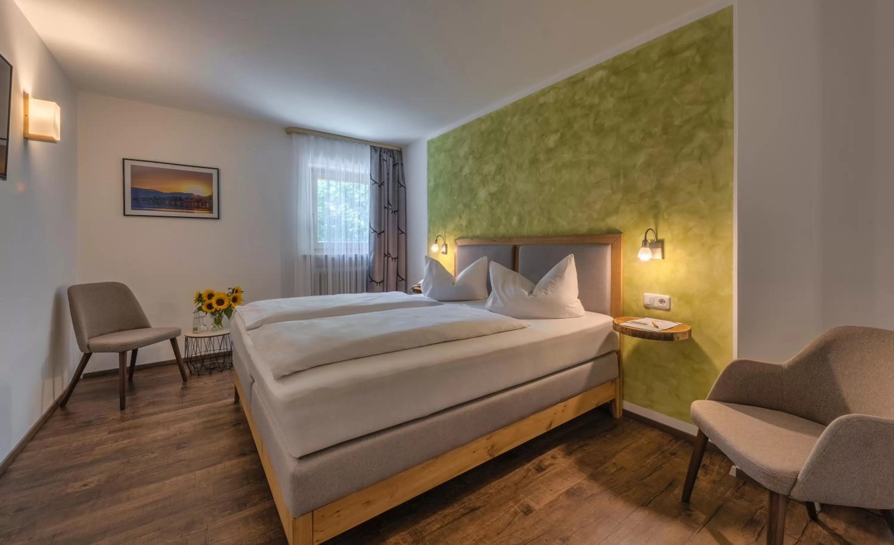 Photo of the whole room, Bed in Seehotel zur Post