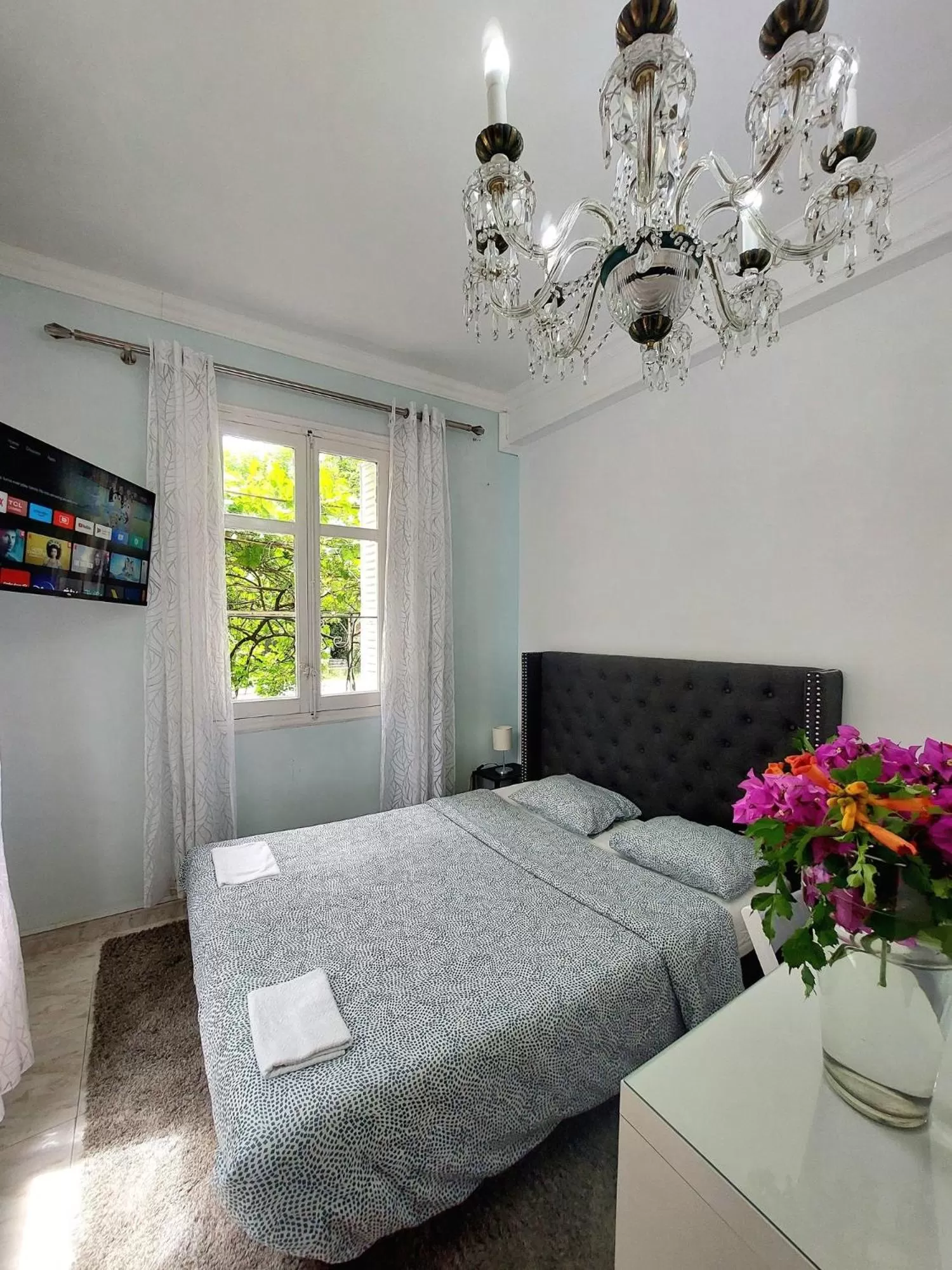 Bed in N1 Casa de Madrid - greenpeace line