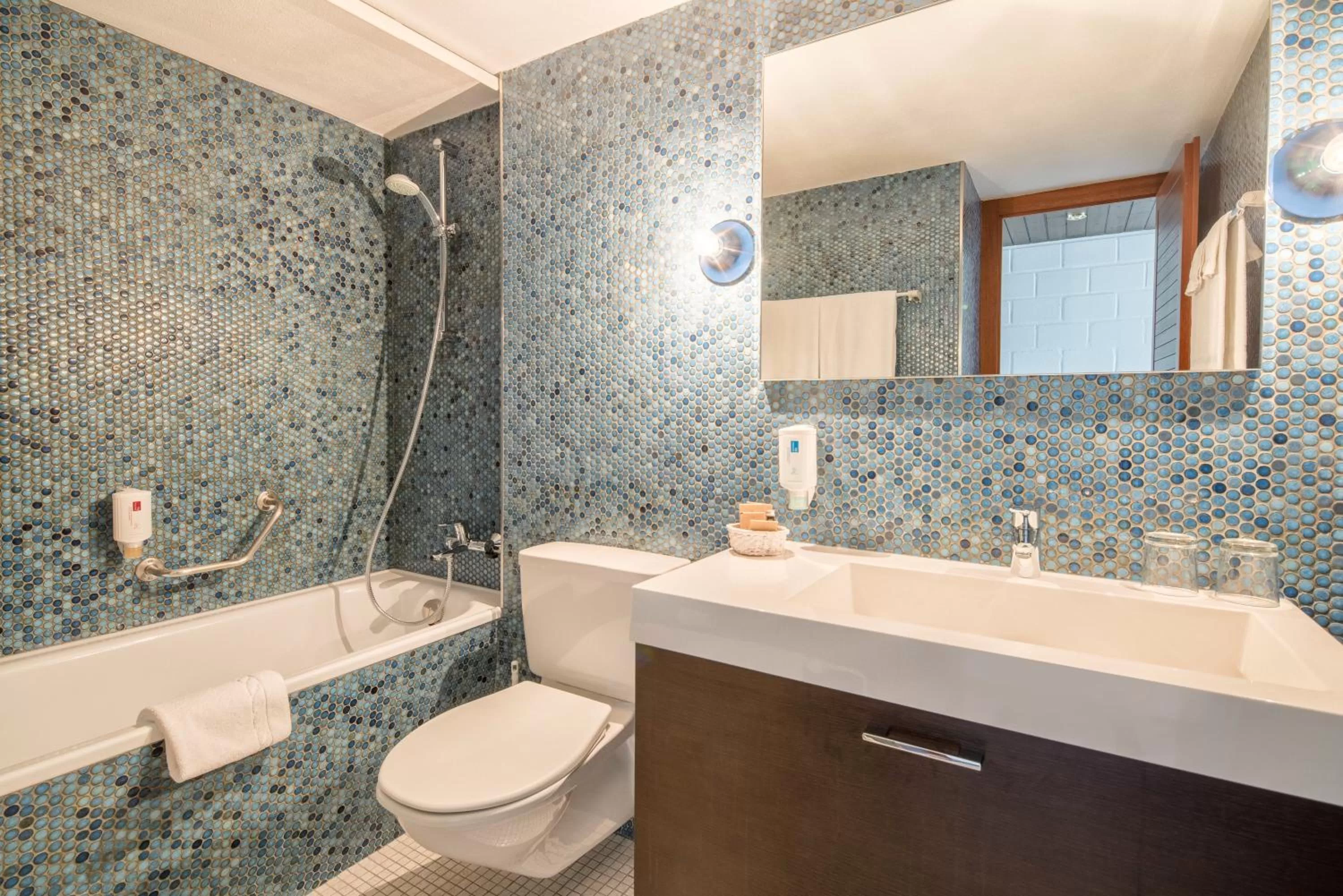 Toilet in Hotel Bad Murtensee