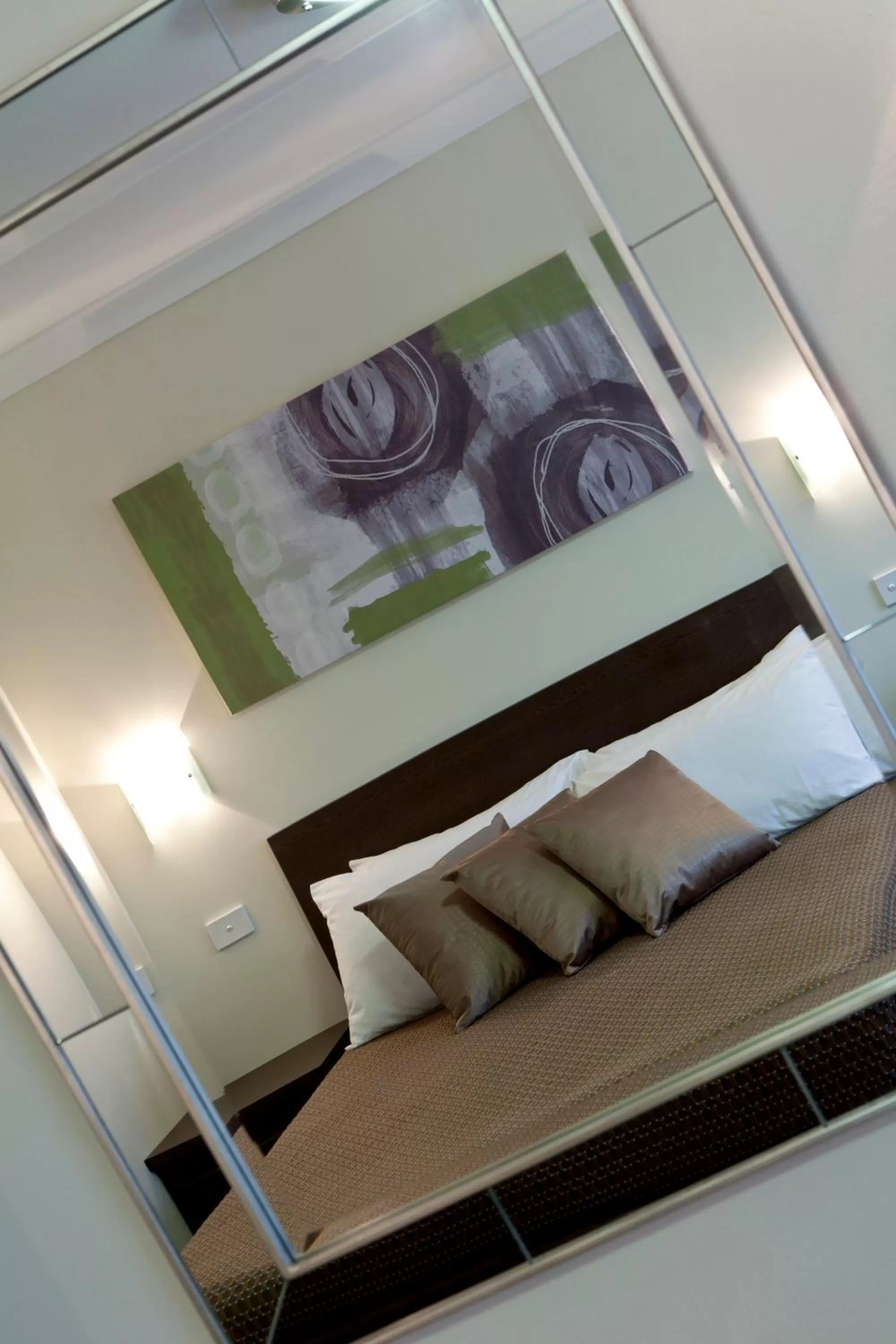 Bed in ibis Styles Canberra Tall Trees