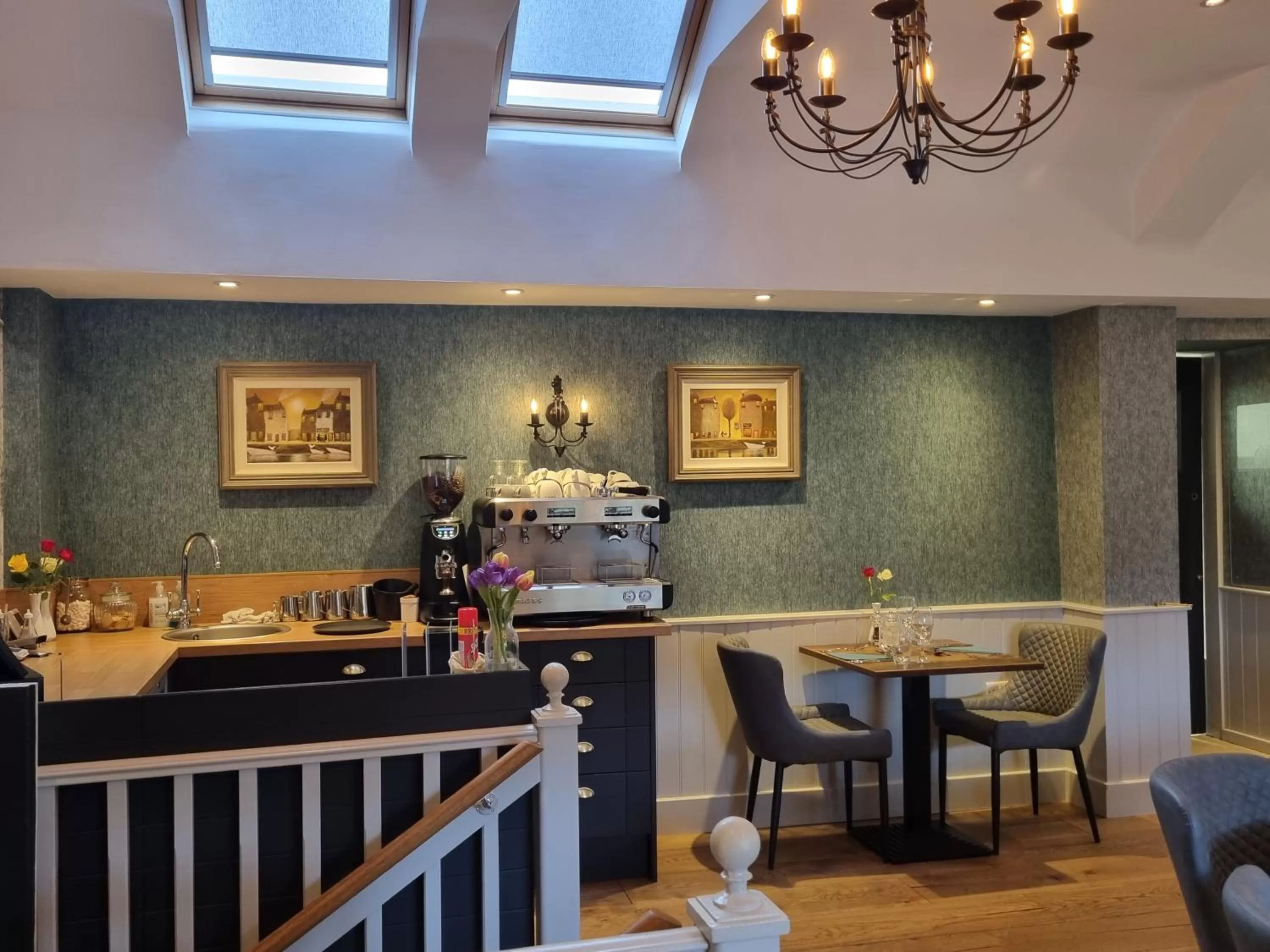 White Horse Inn & Restaurant