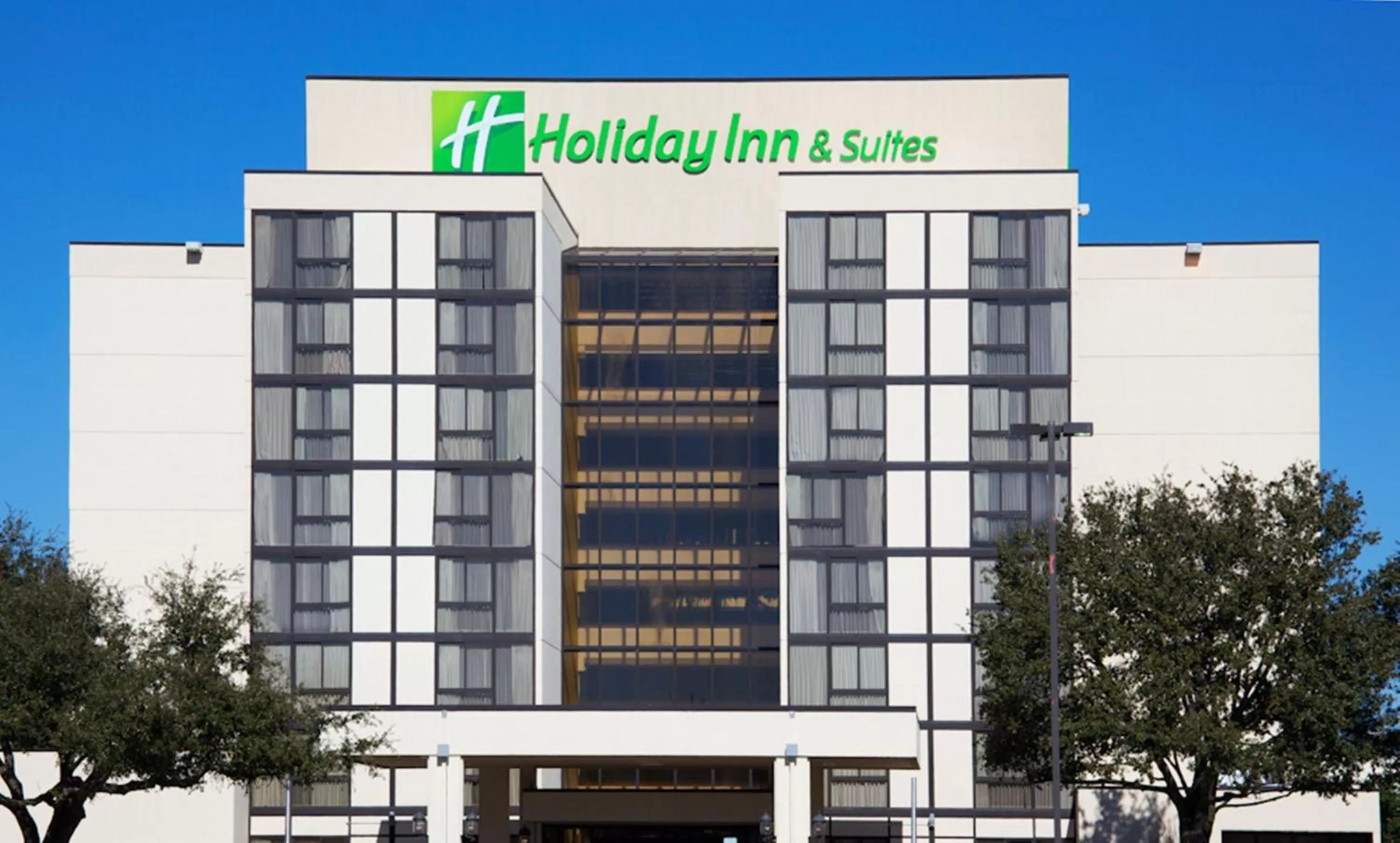 Property building in Holiday Inn Hotel and Suites Beaumont-Plaza I-10 & Walden by IHG