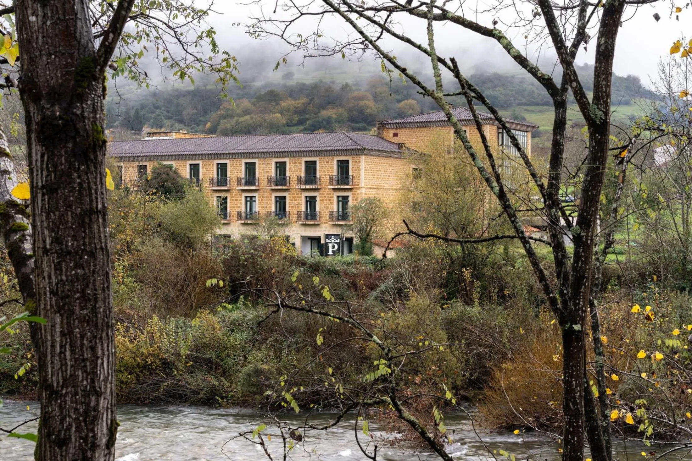 Property building in Parador de Cangas de Onís