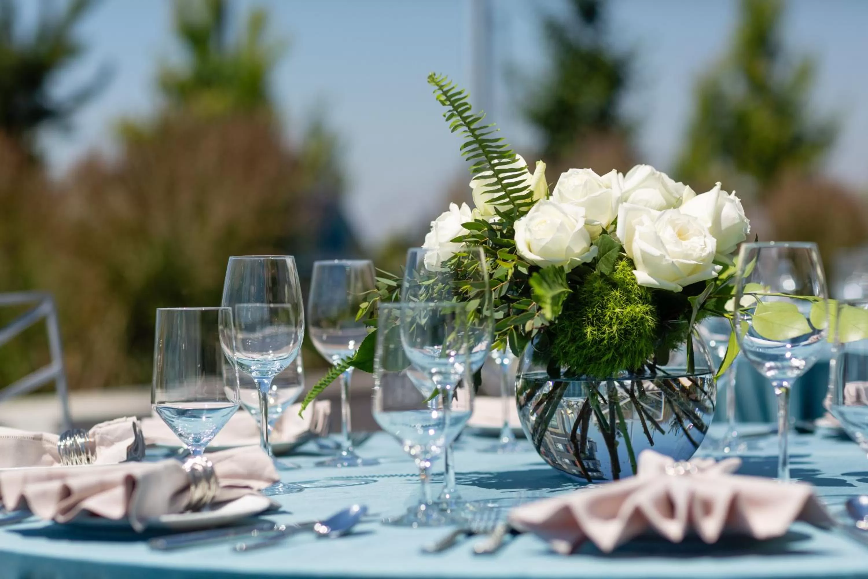 Restaurant/places to eat in Hotel Indigo Seattle Everett Waterfront Place by IHG