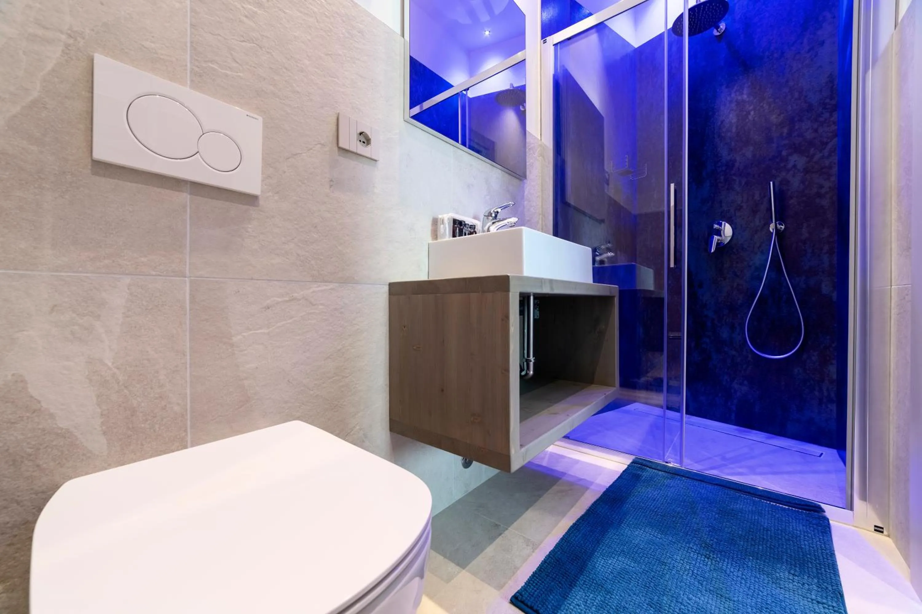 Toilet in Lamasu RioVerde - Lago di Garda